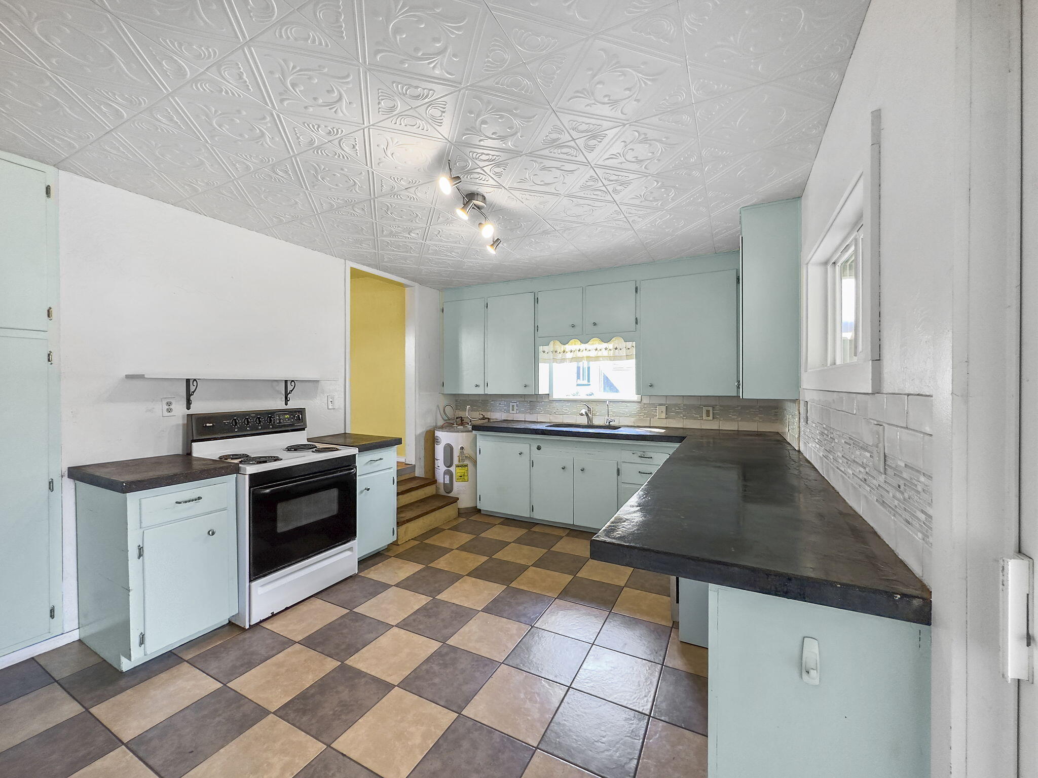 753 Wolf Road, McKinleyville