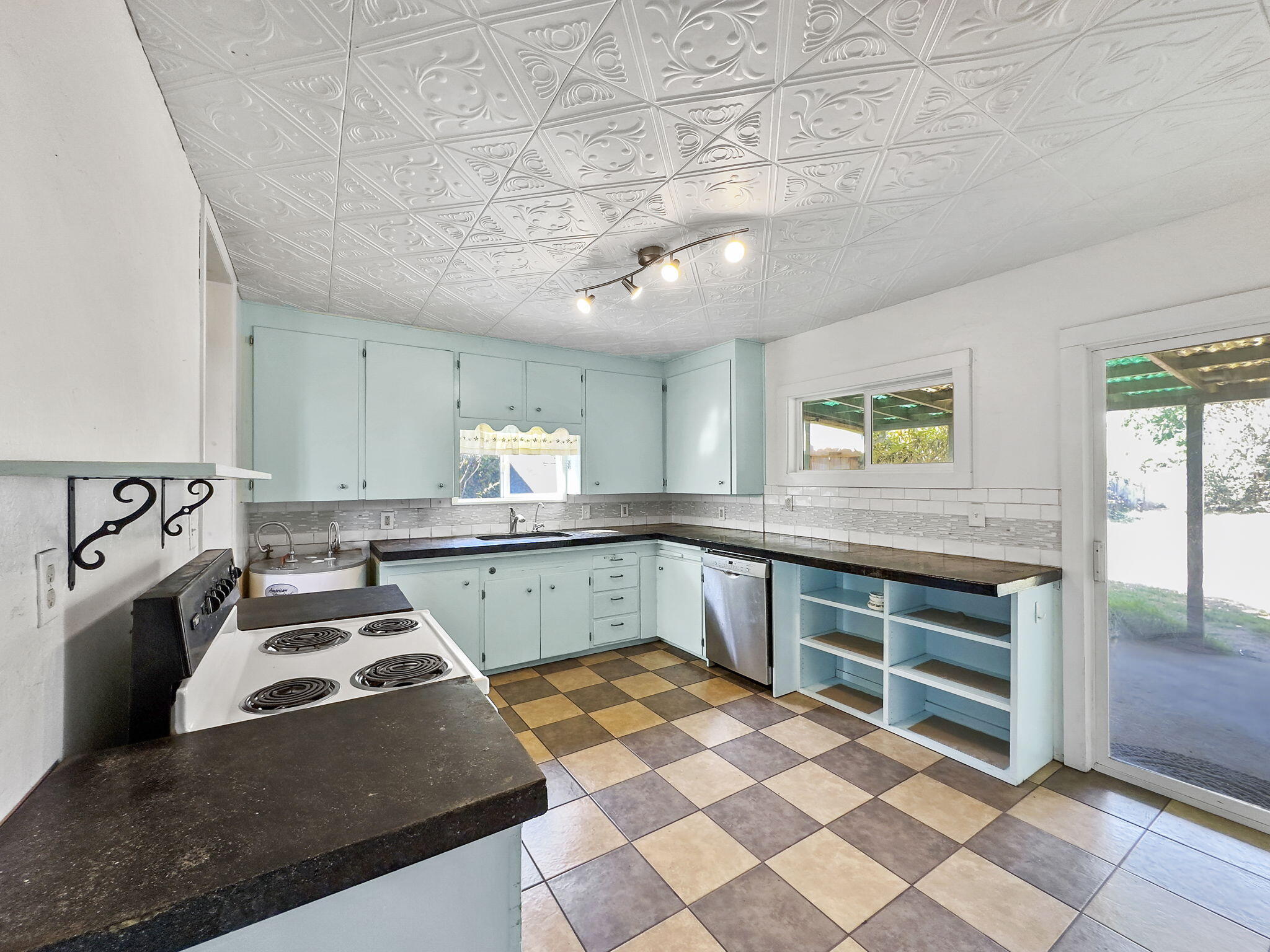 753 Wolf Road, McKinleyville
