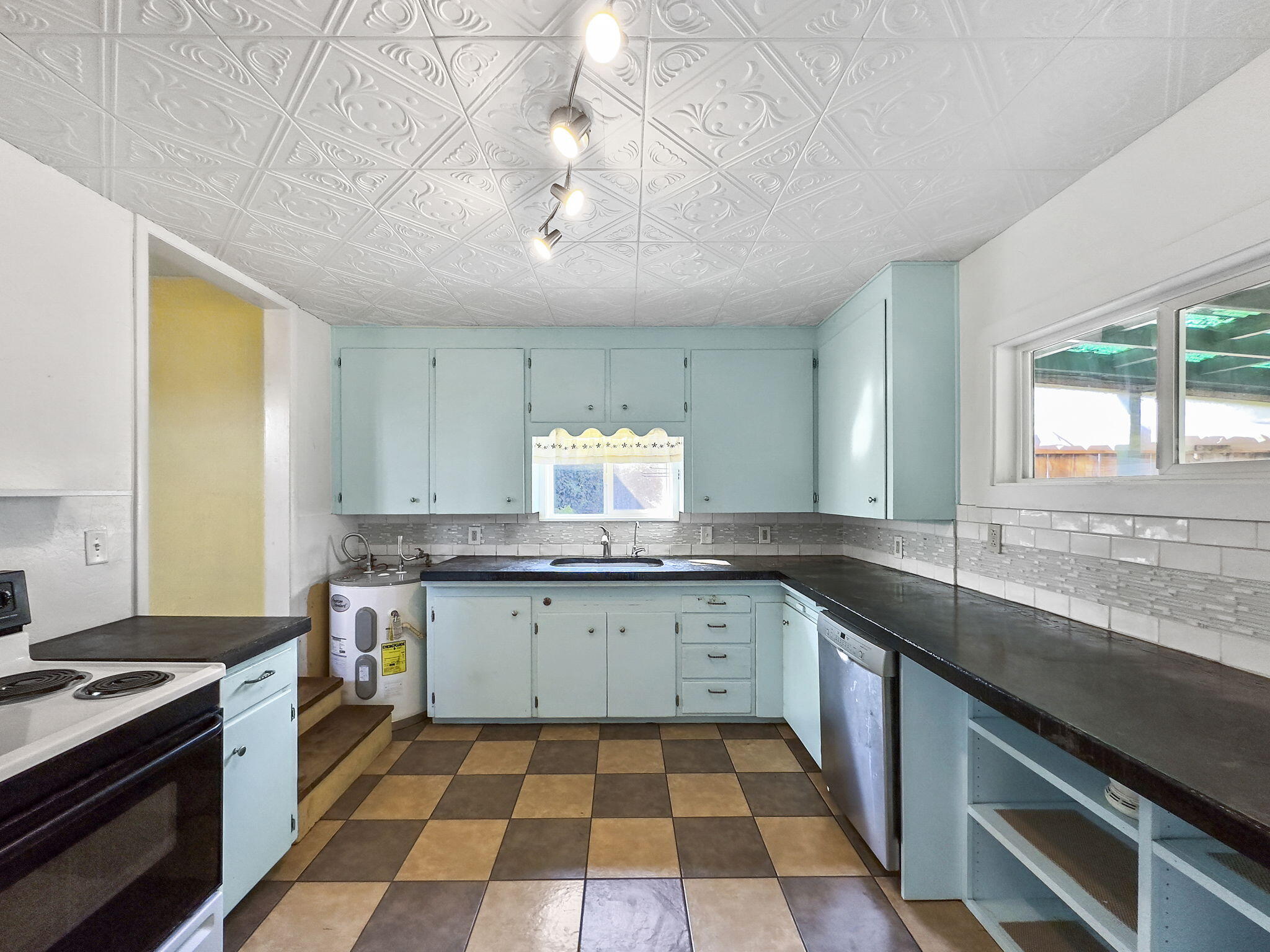 753 Wolf Road, McKinleyville