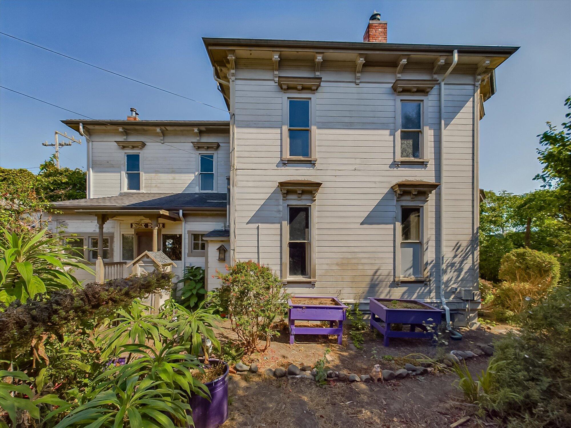 820 9th Street