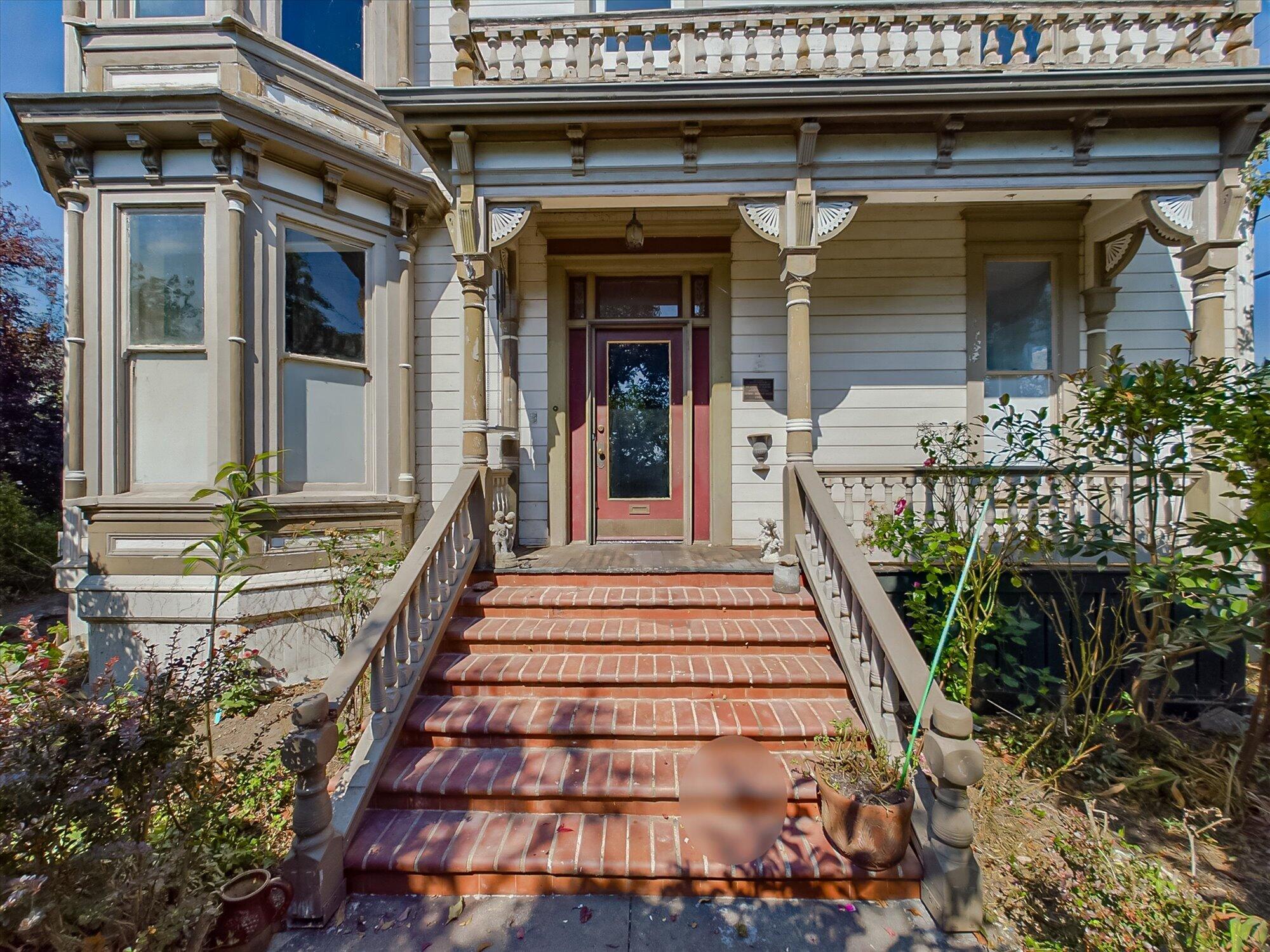 820 9th Street