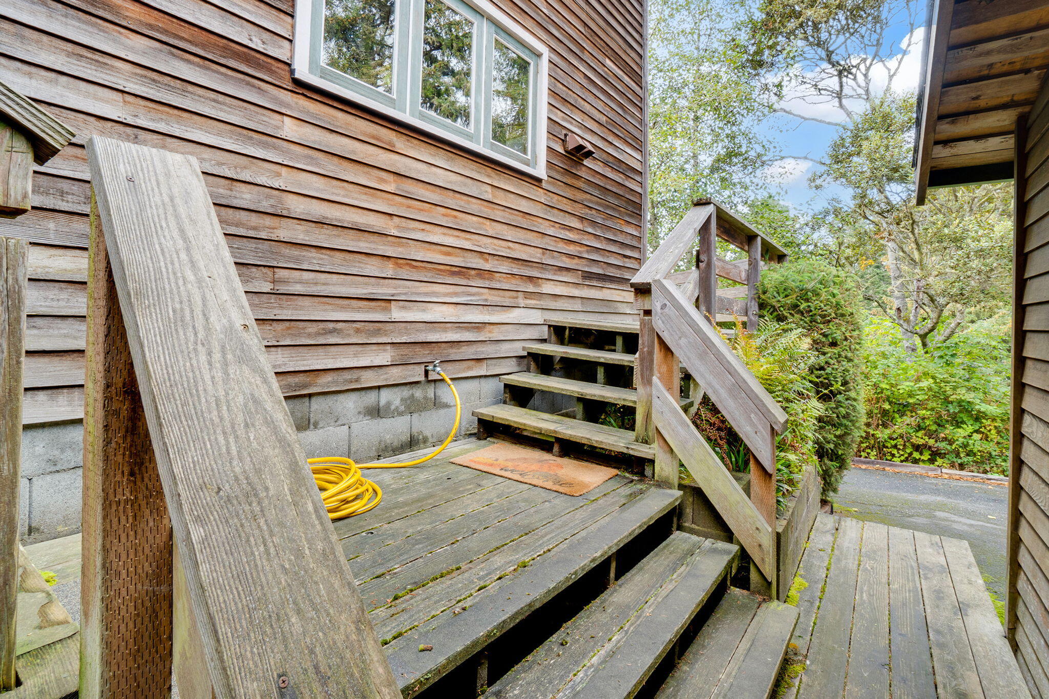 2557 Skyline Drive