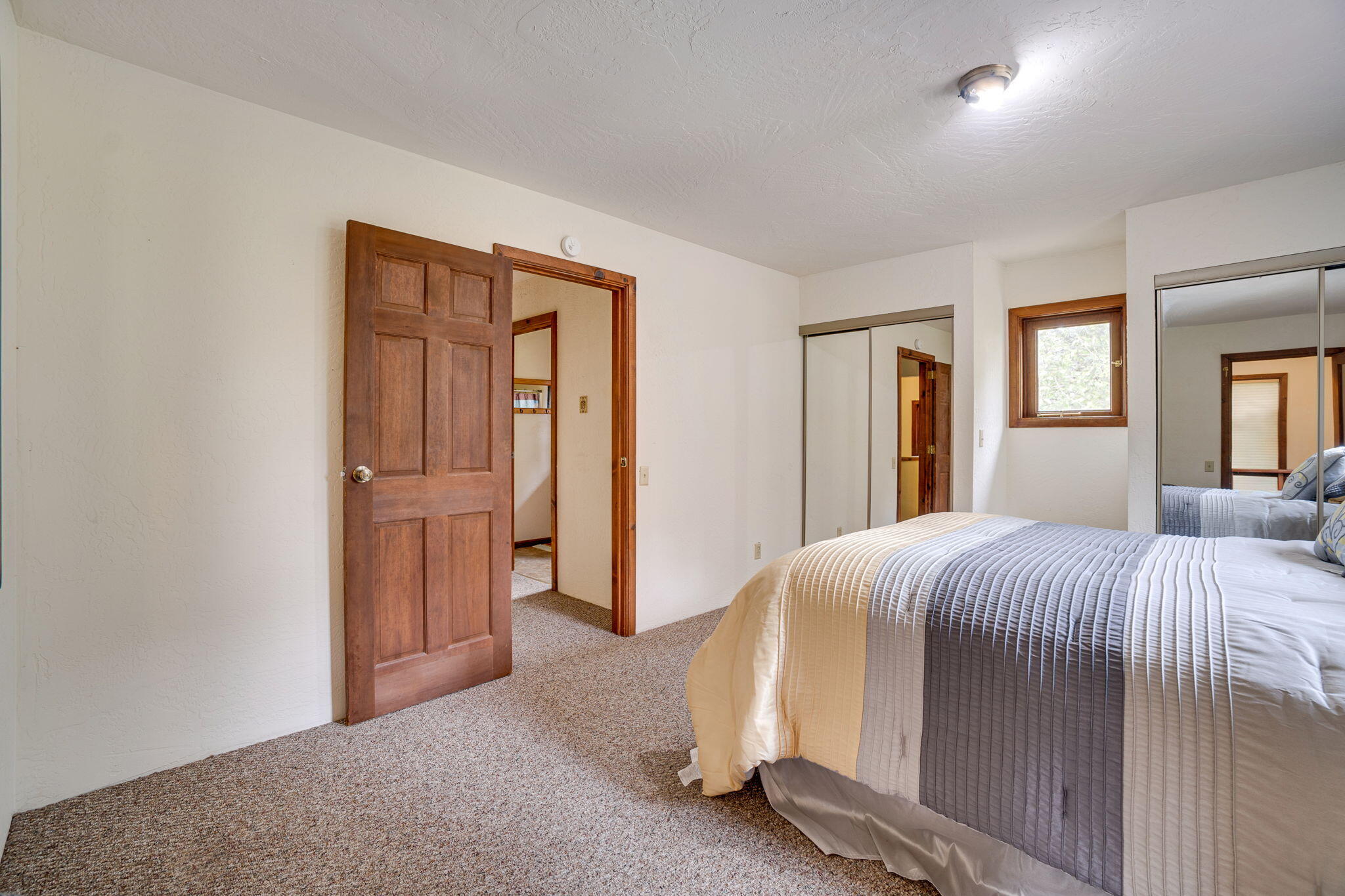 2557 Skyline Drive