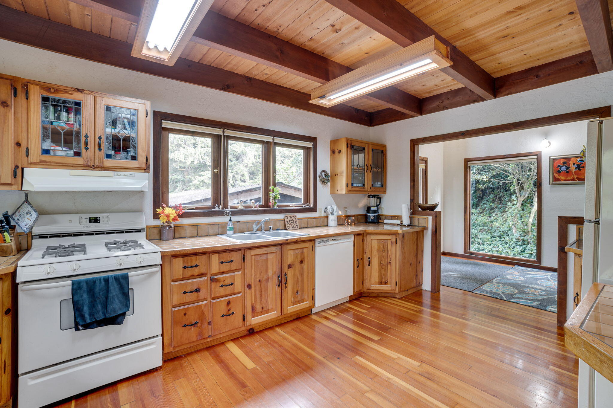 2557 Skyline Drive