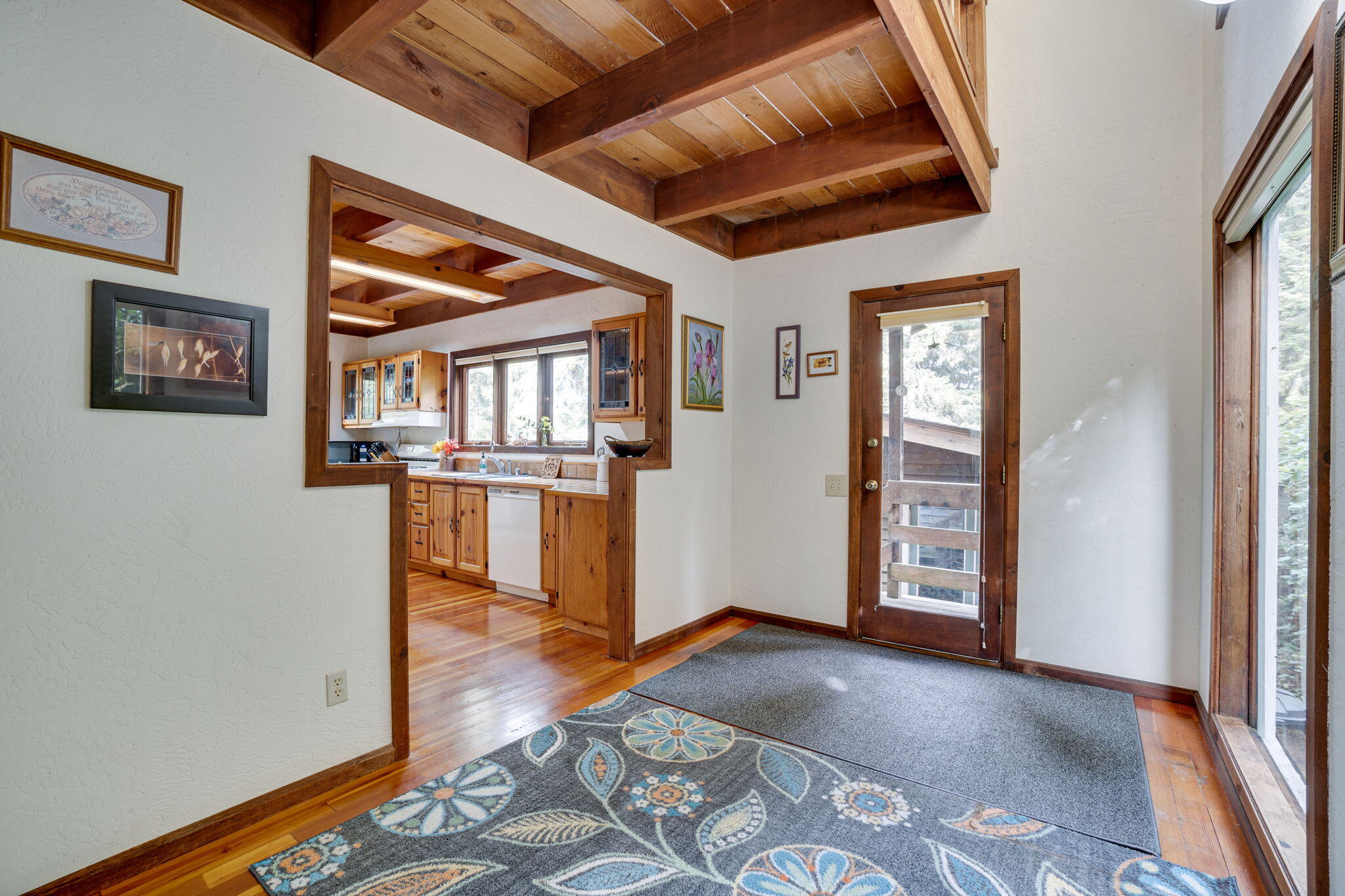 2557 Skyline Drive
