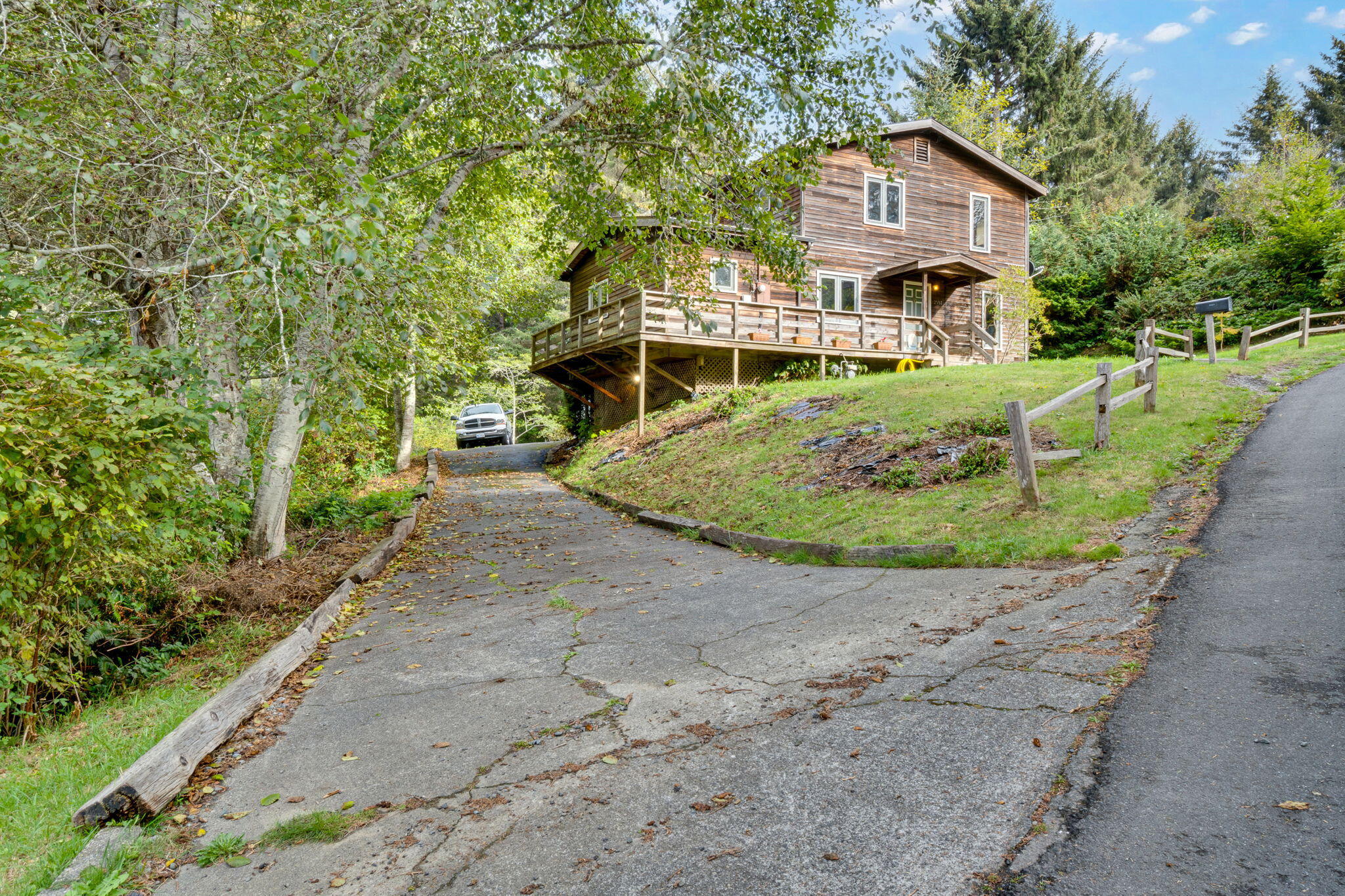 2557 Skyline Drive