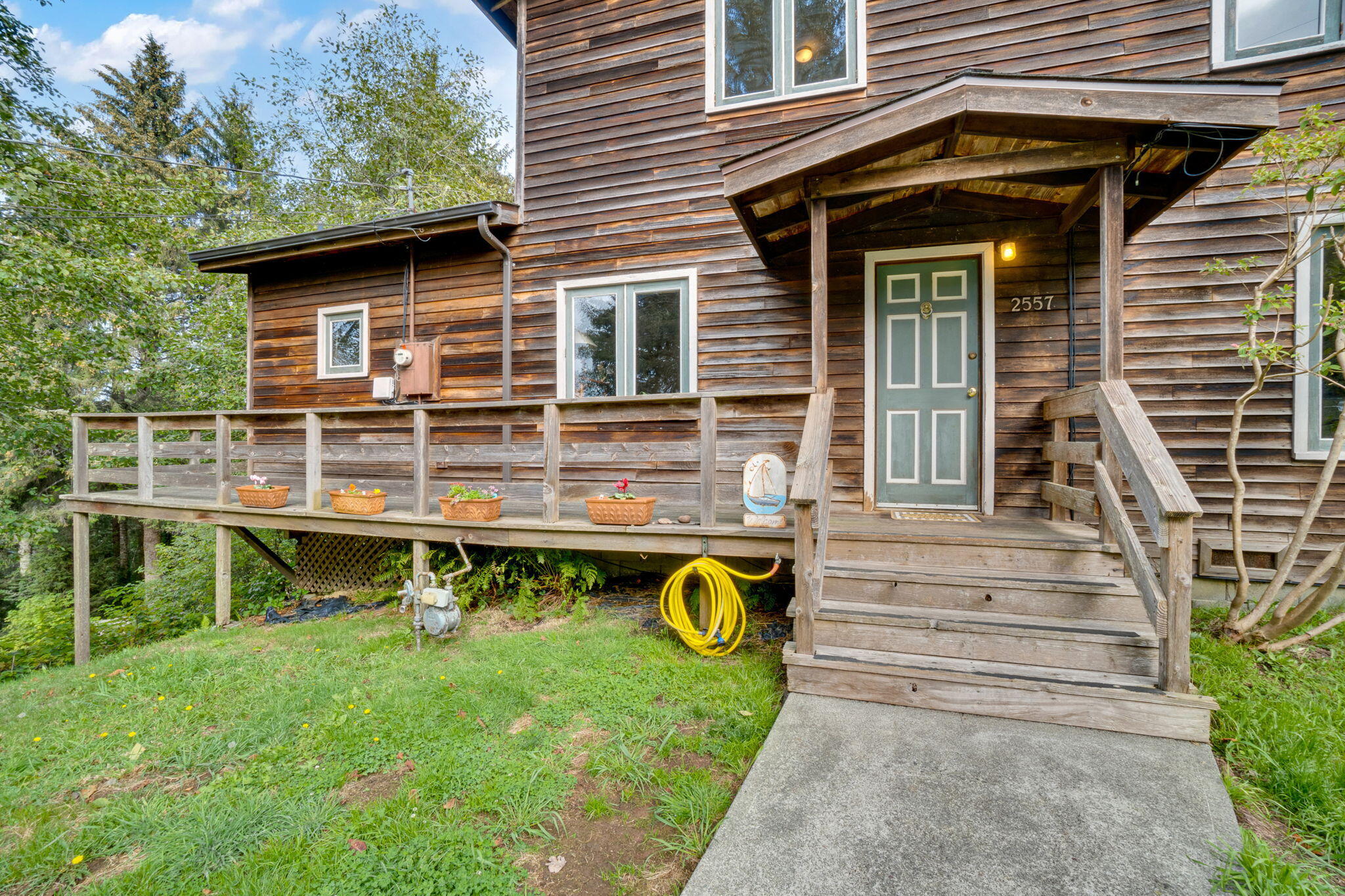 2557 Skyline Drive