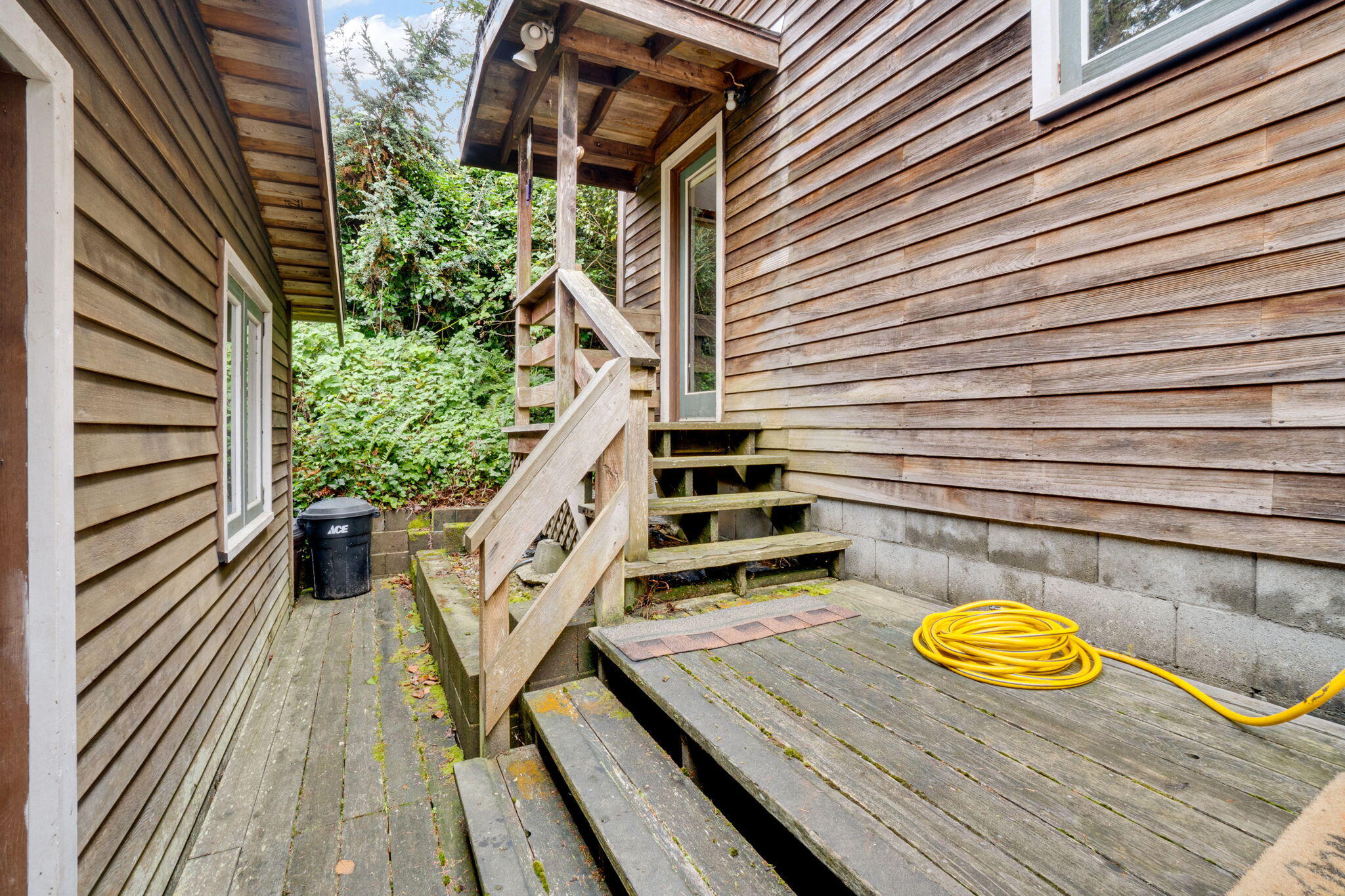2557 Skyline Drive