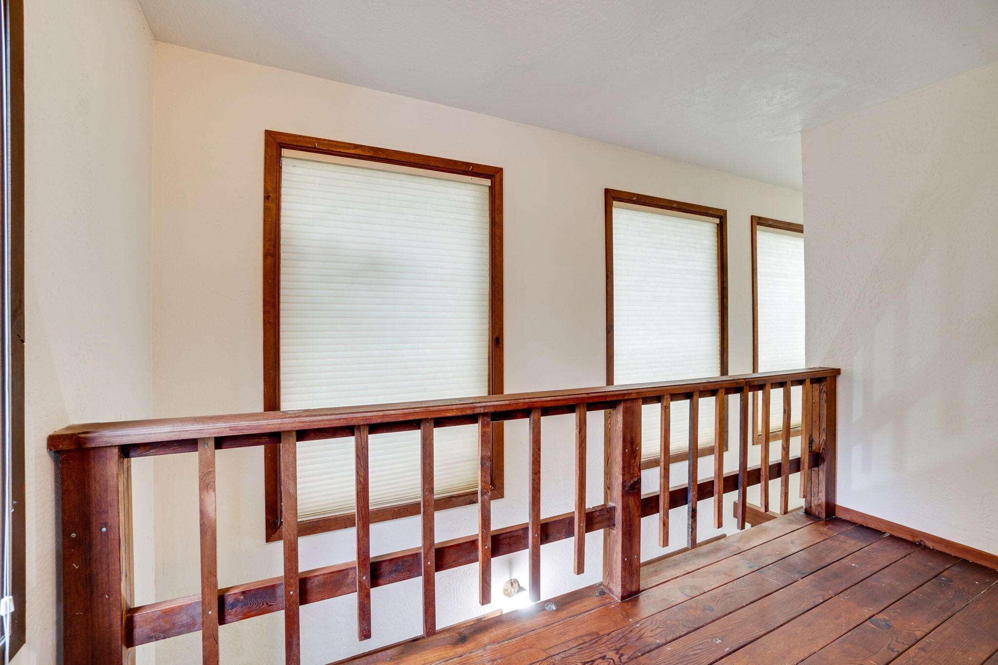 2557 Skyline Drive