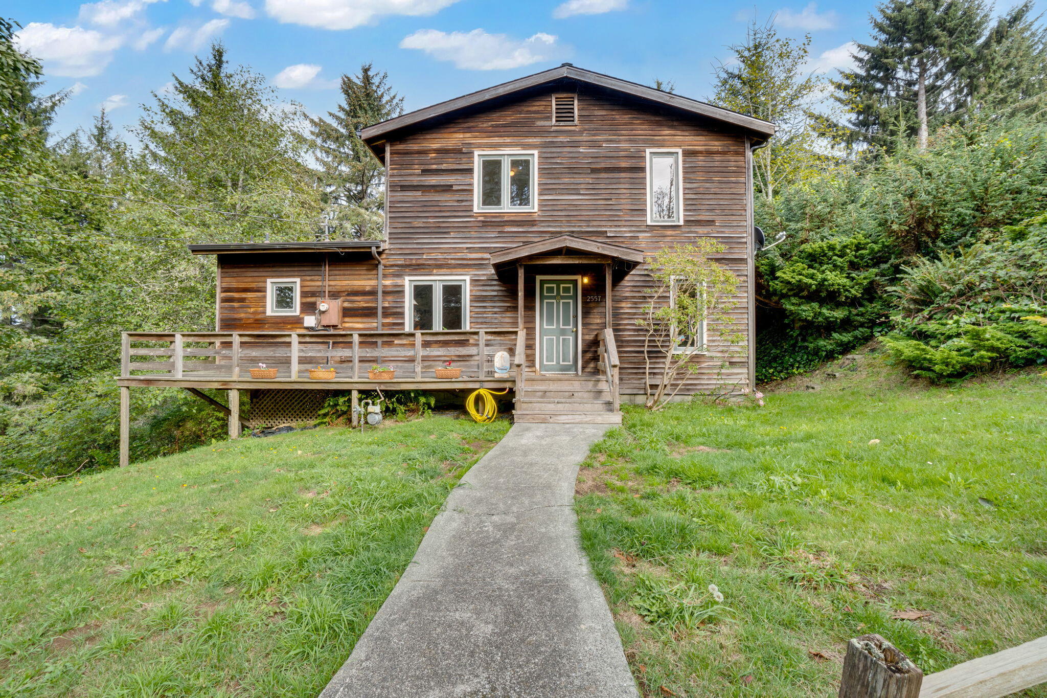 2557 Skyline Drive