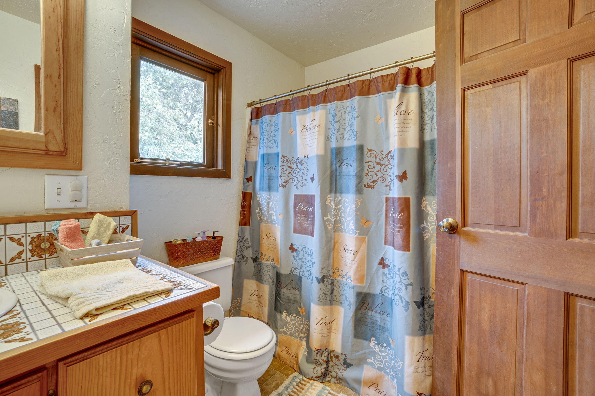2557 Skyline Drive
