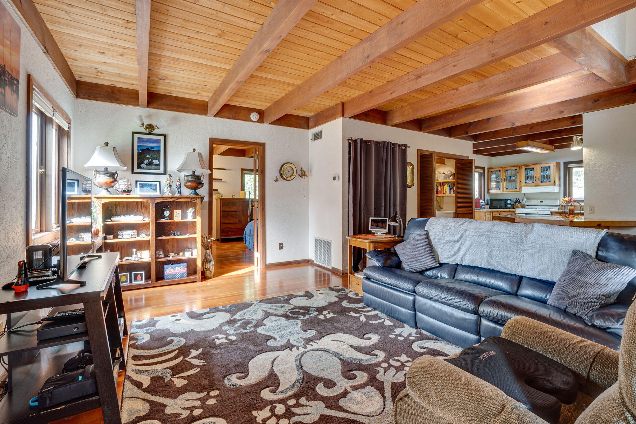 2557 Skyline Drive