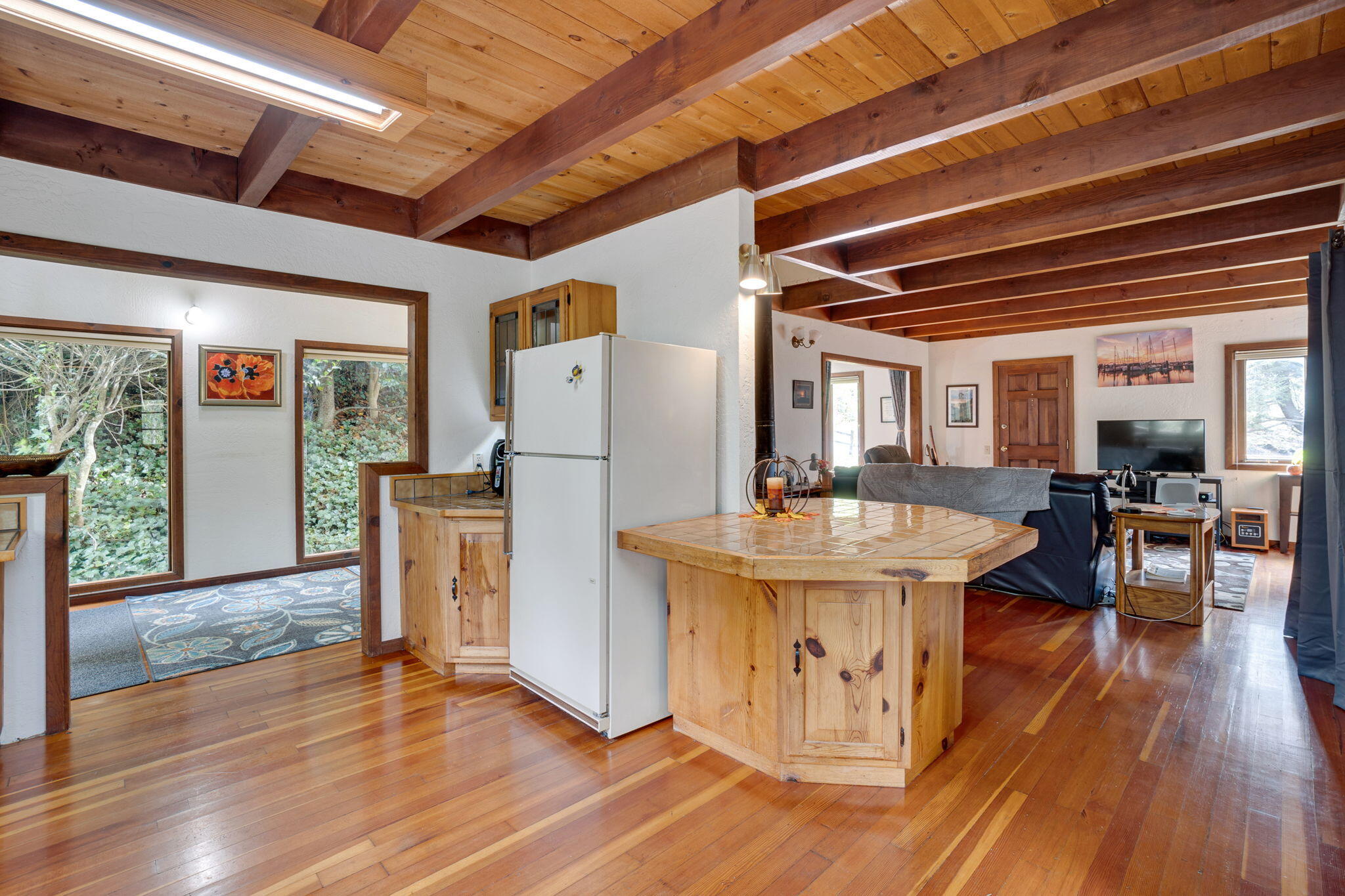 2557 Skyline Drive