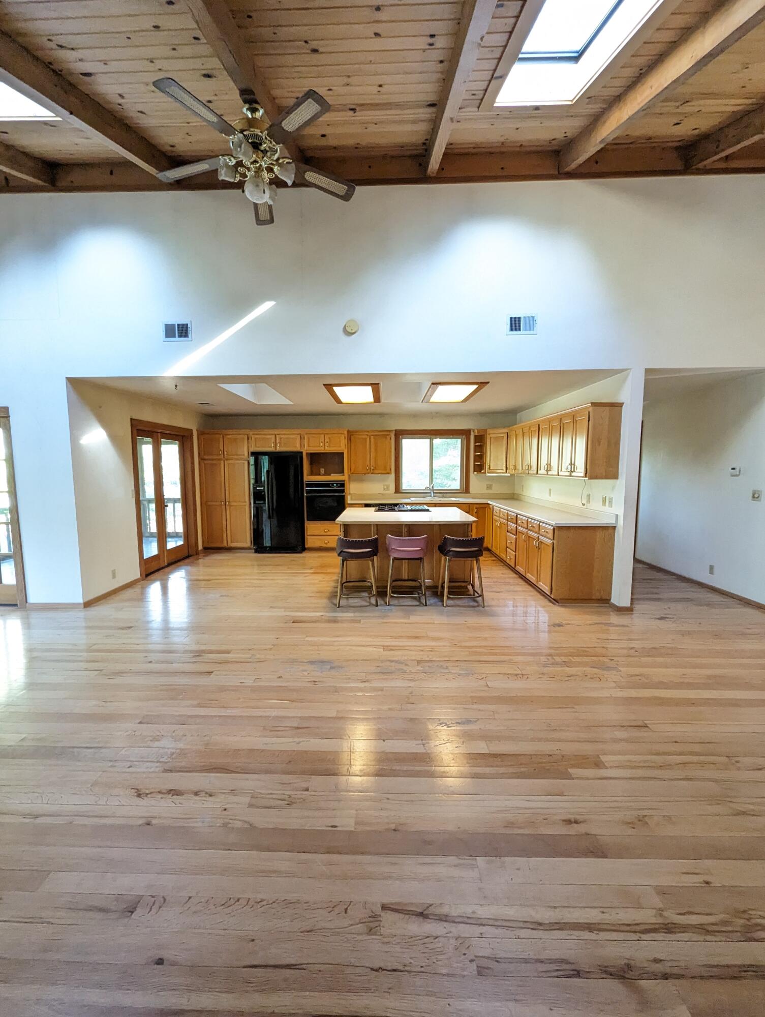 1601 Hwy 96 96
