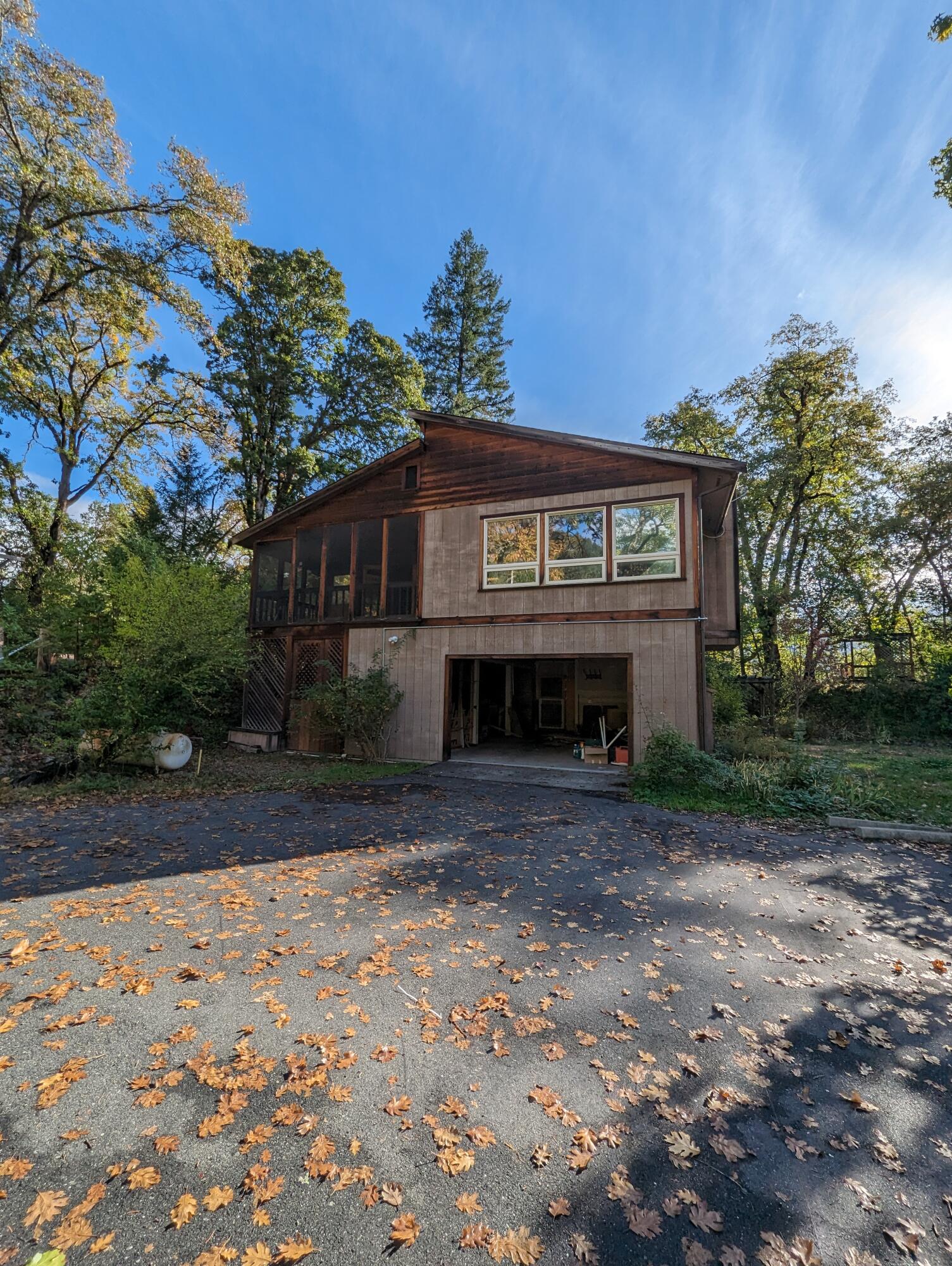 1601 Hwy 96 96