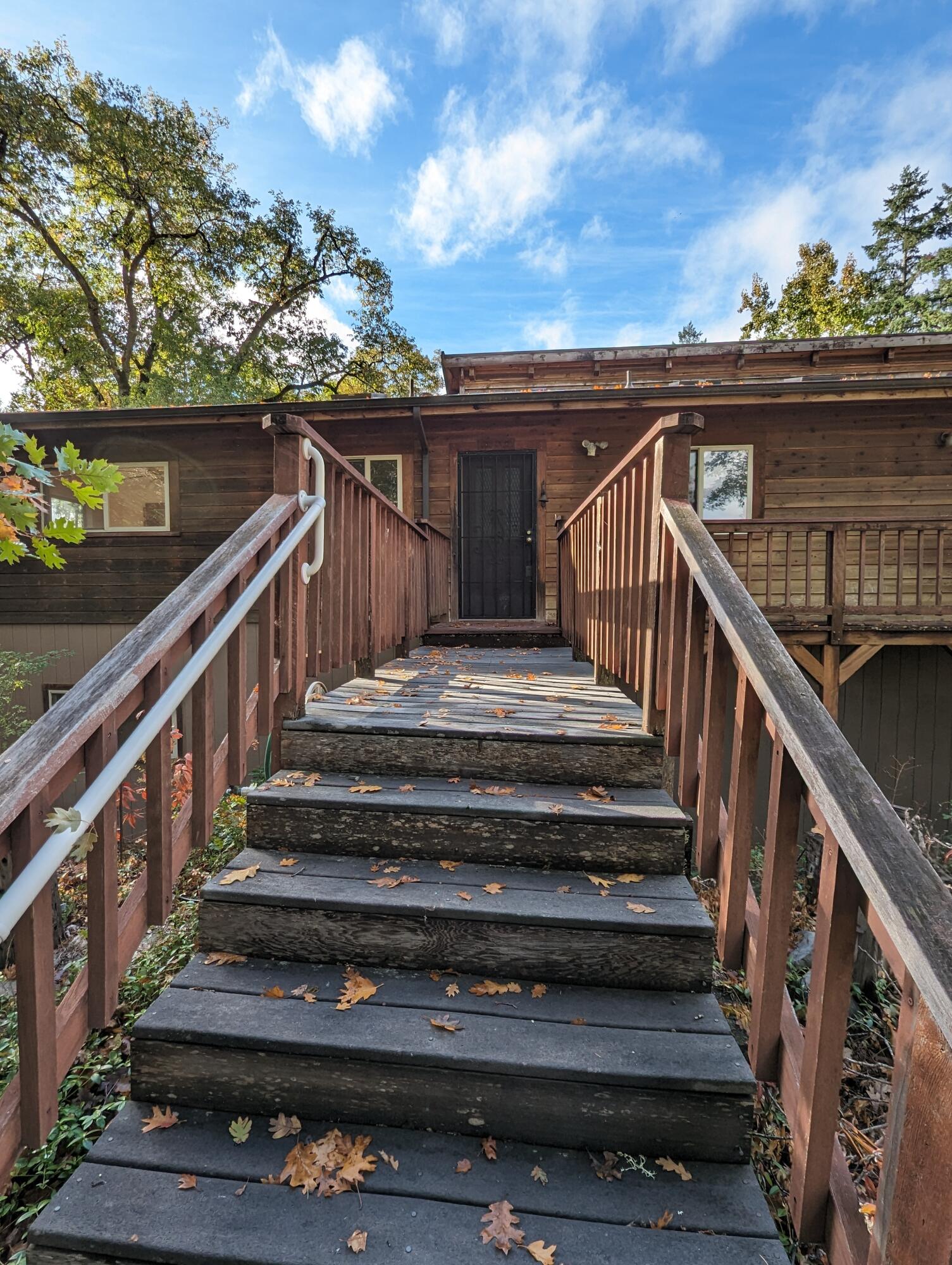 1601 Hwy 96 96