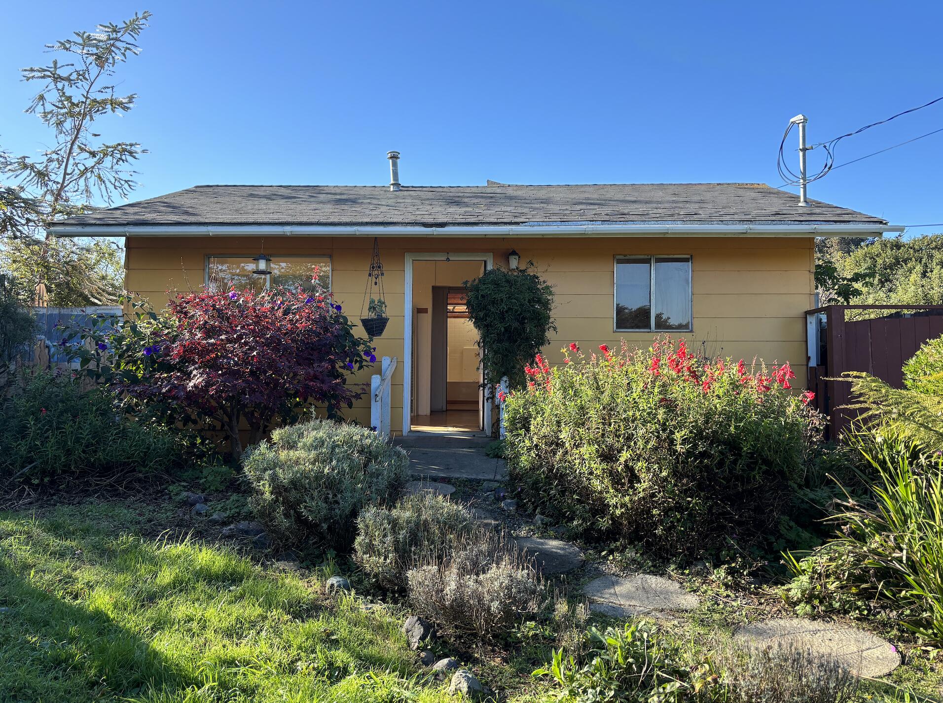 1700 Bird Avenue, McKinleyville