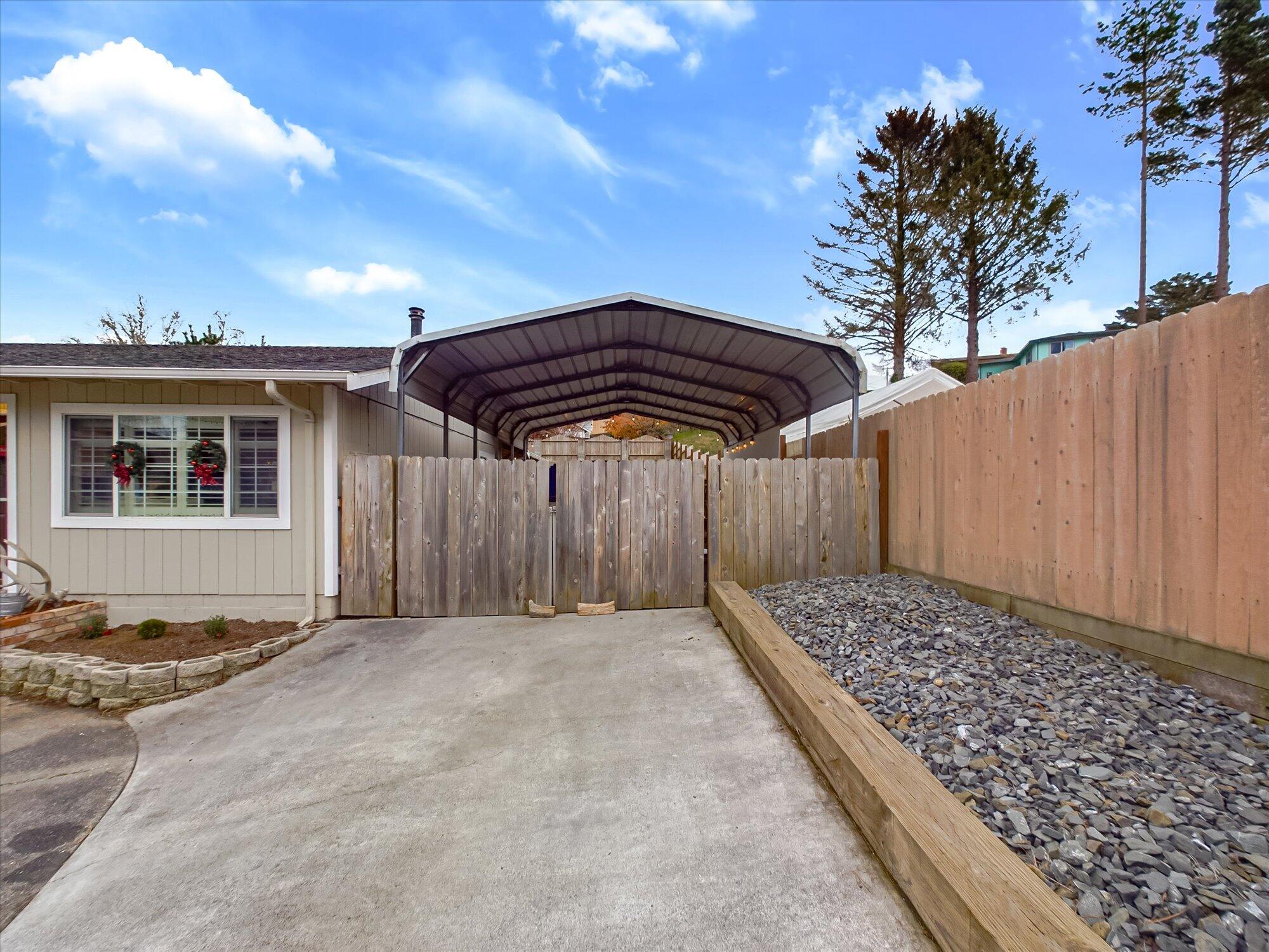 6861 London Drive