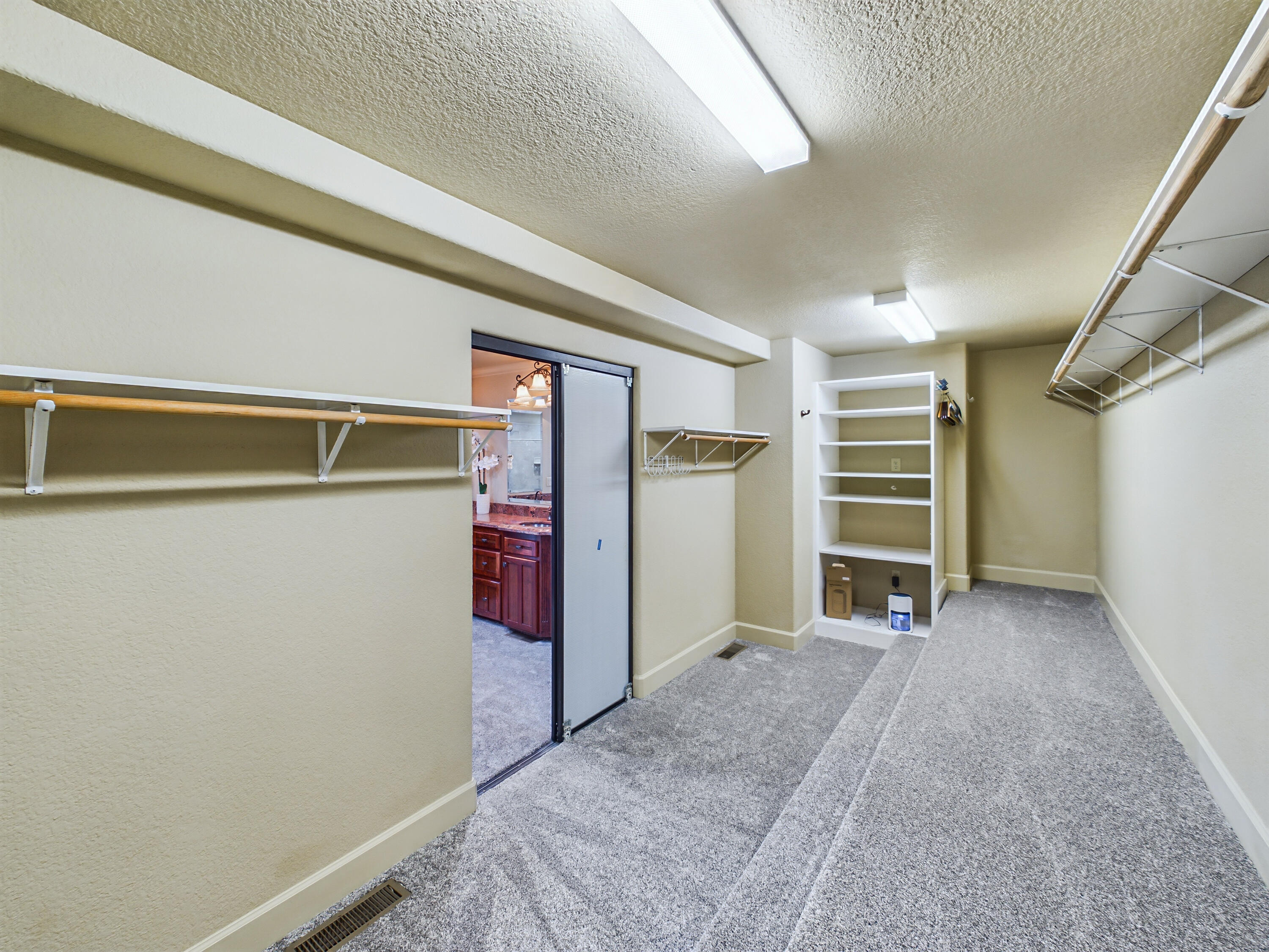 2221 Briarwood Circle