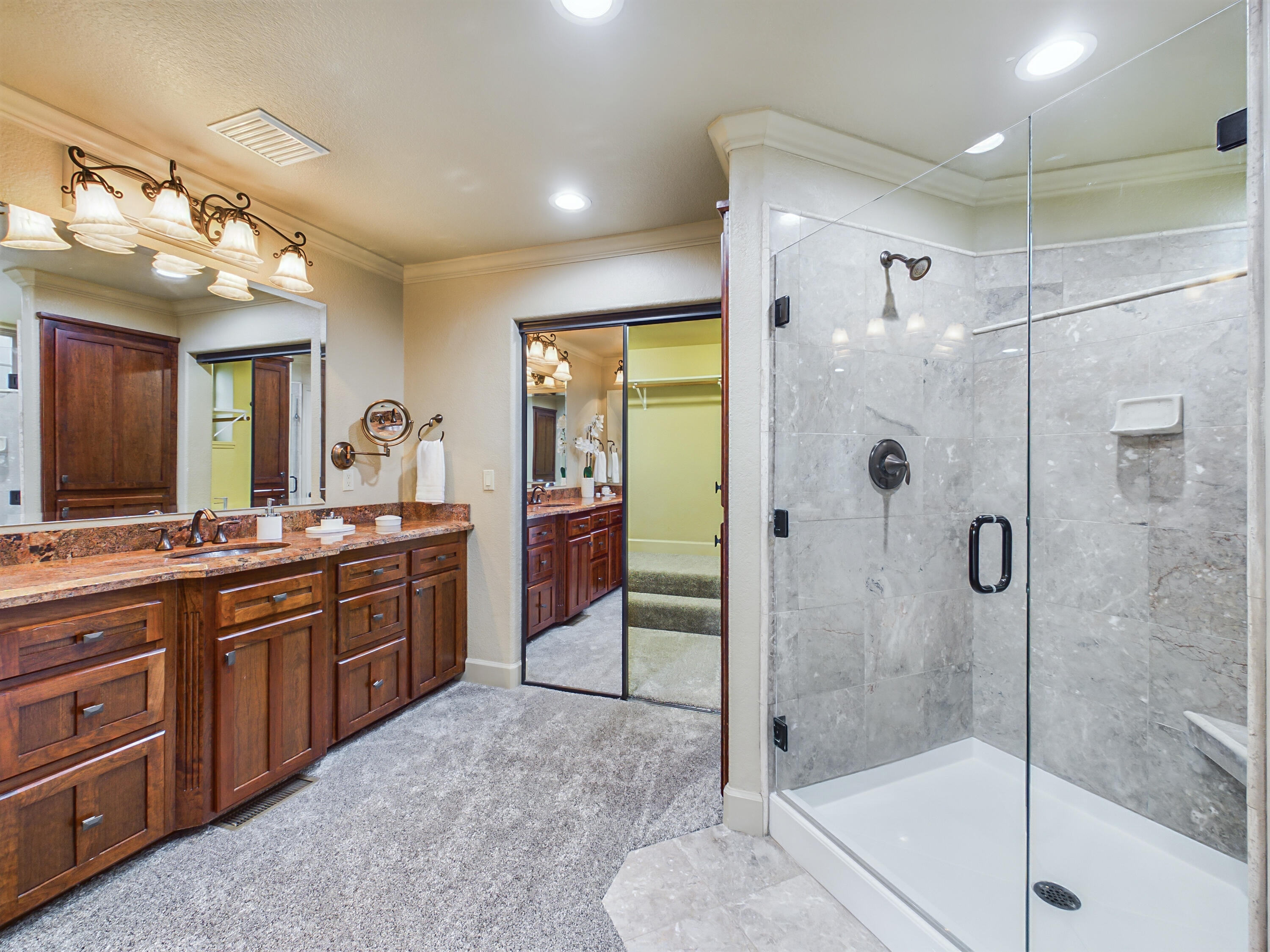 2221 Briarwood Circle