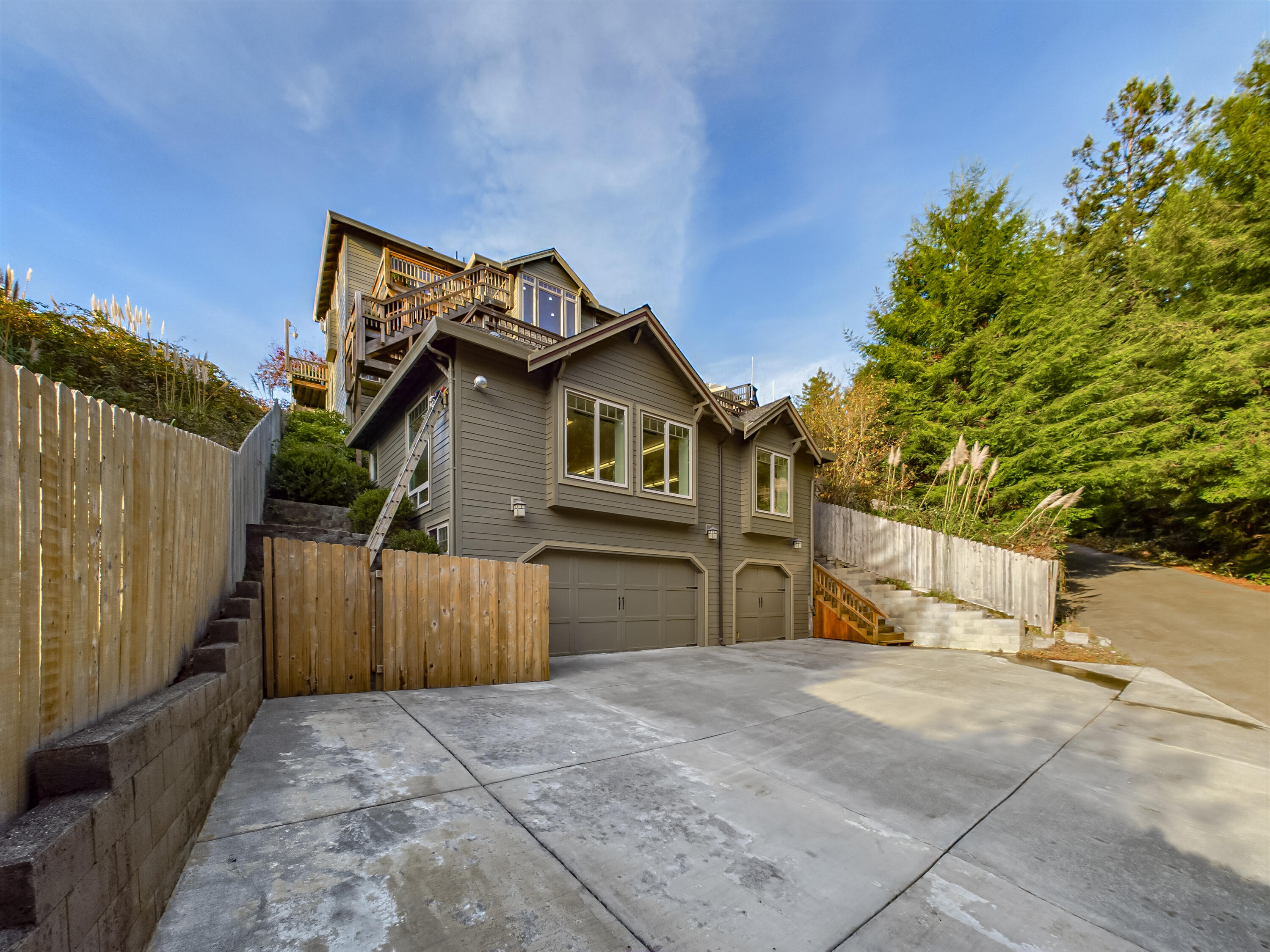 2221 Briarwood Circle