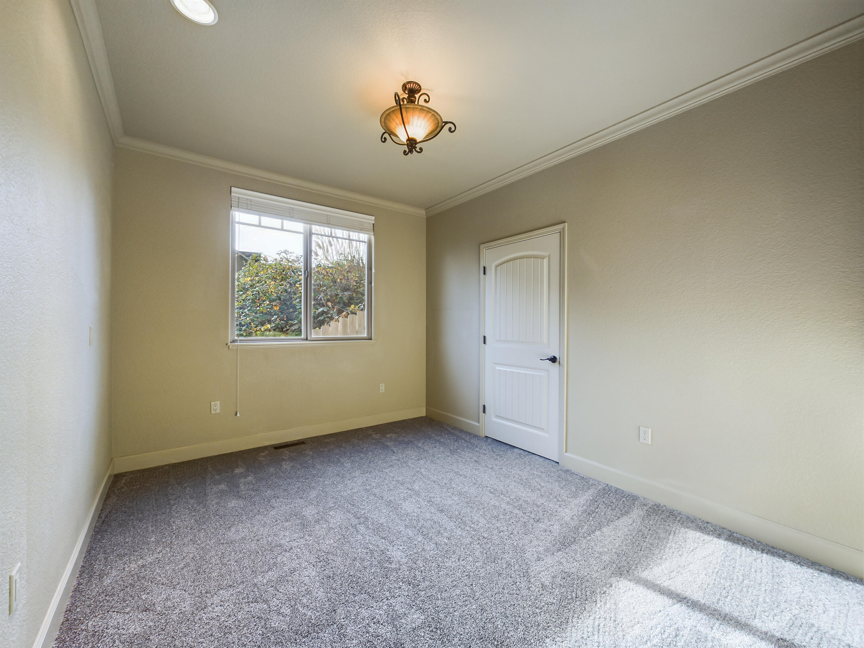 2221 Briarwood Circle