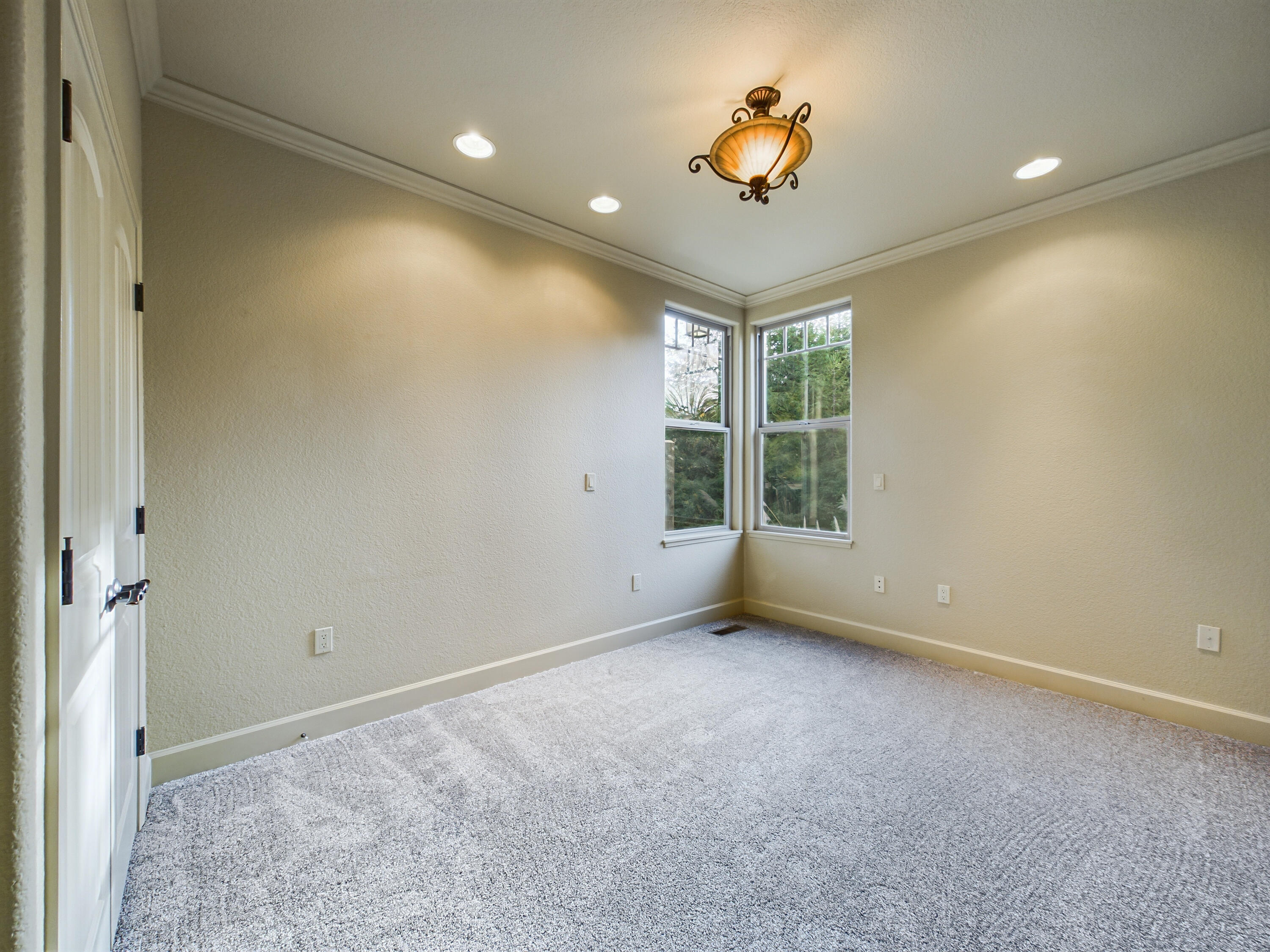 2221 Briarwood Circle