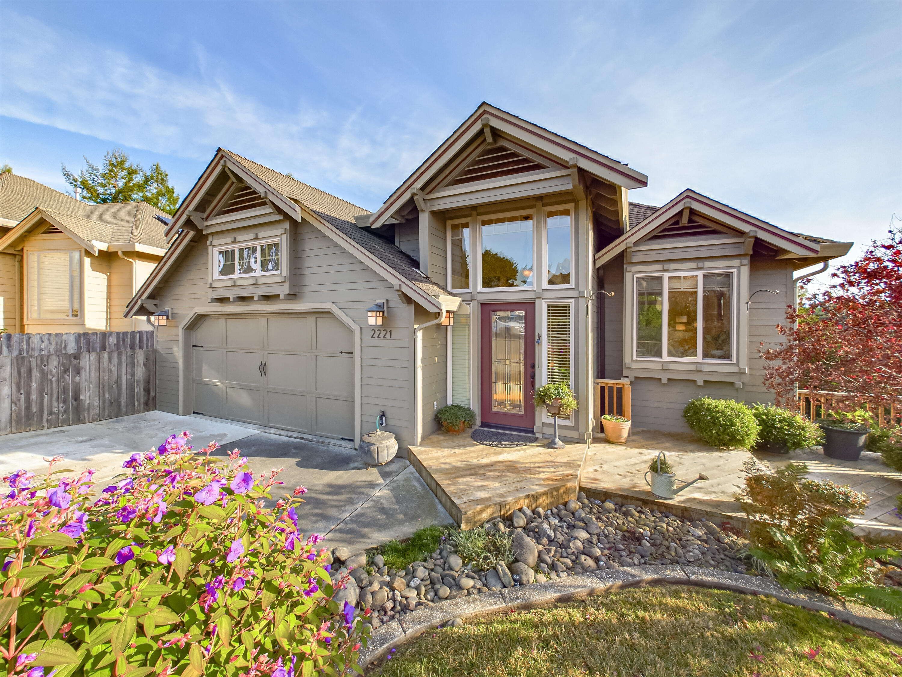 2221 Briarwood Circle
