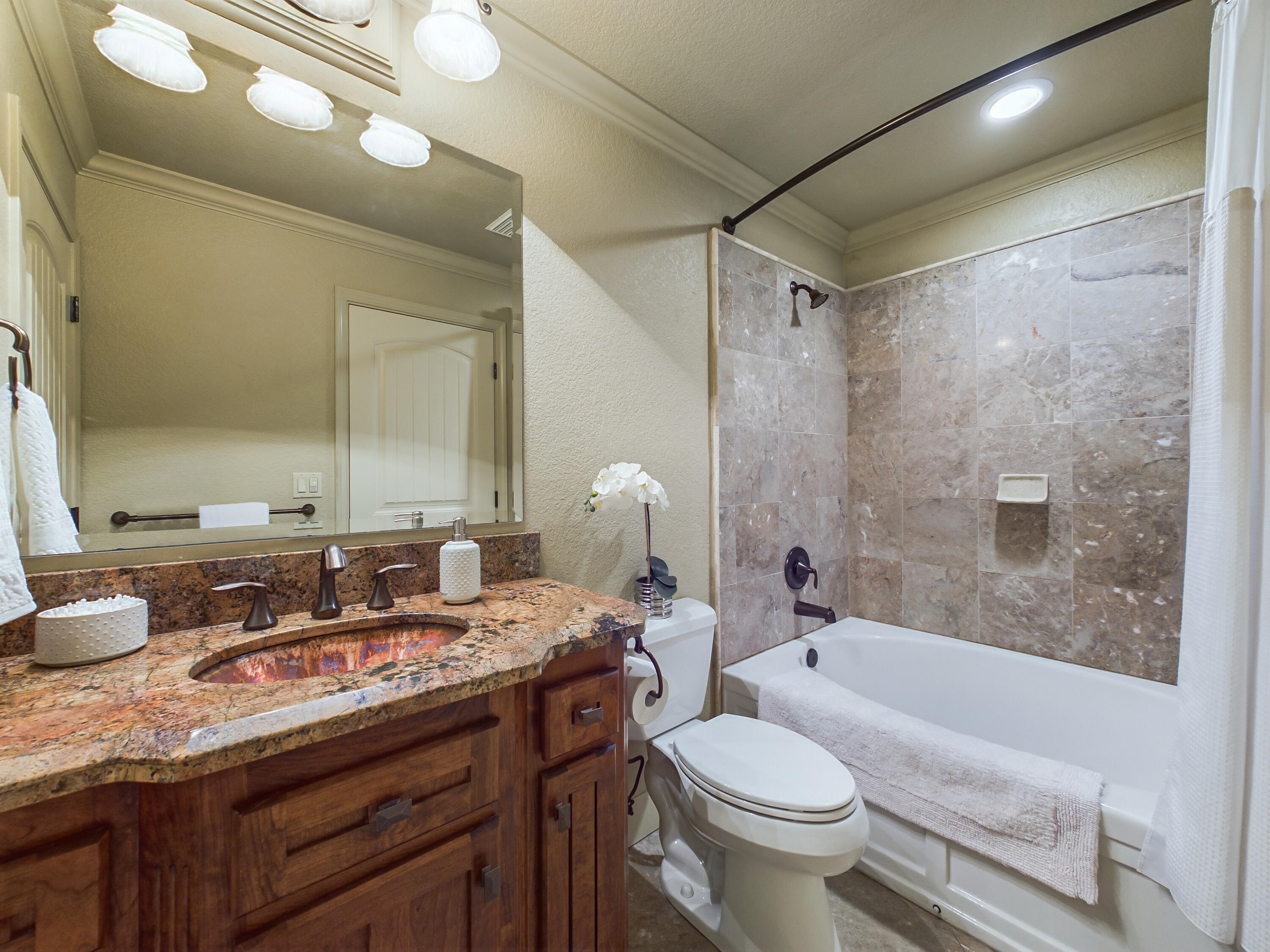2221 Briarwood Circle