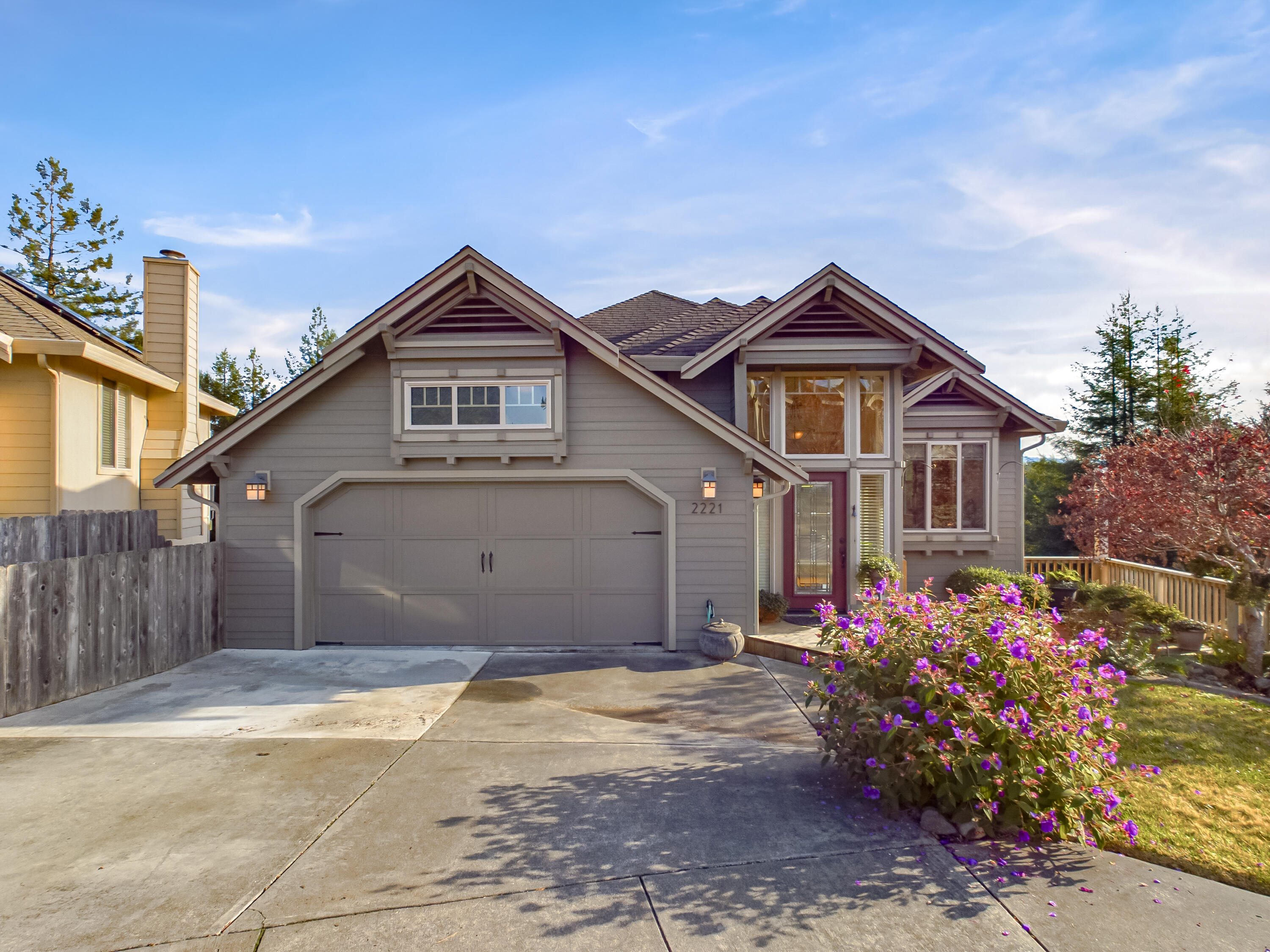 2221 Briarwood Circle