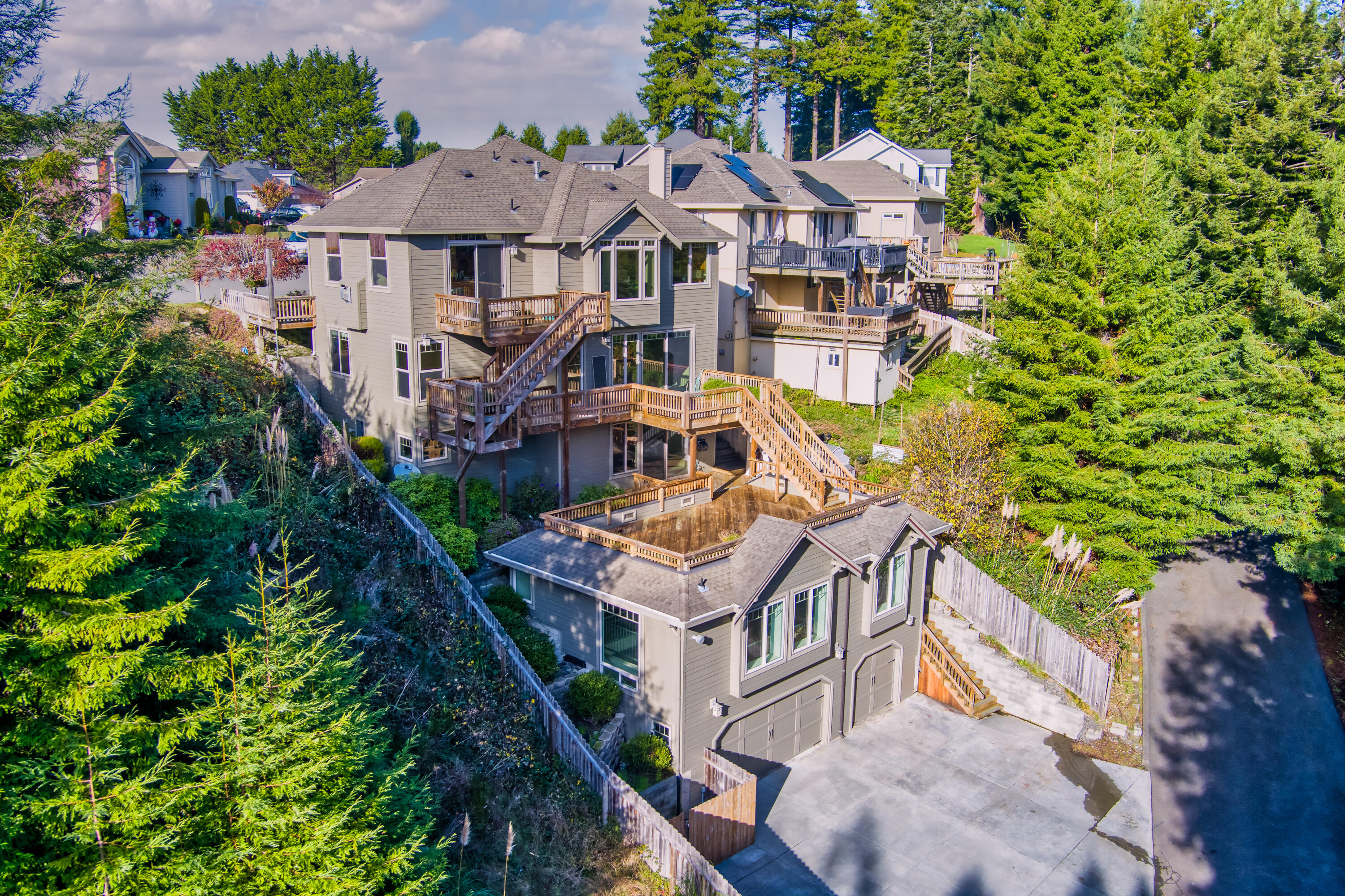 2221 Briarwood Circle