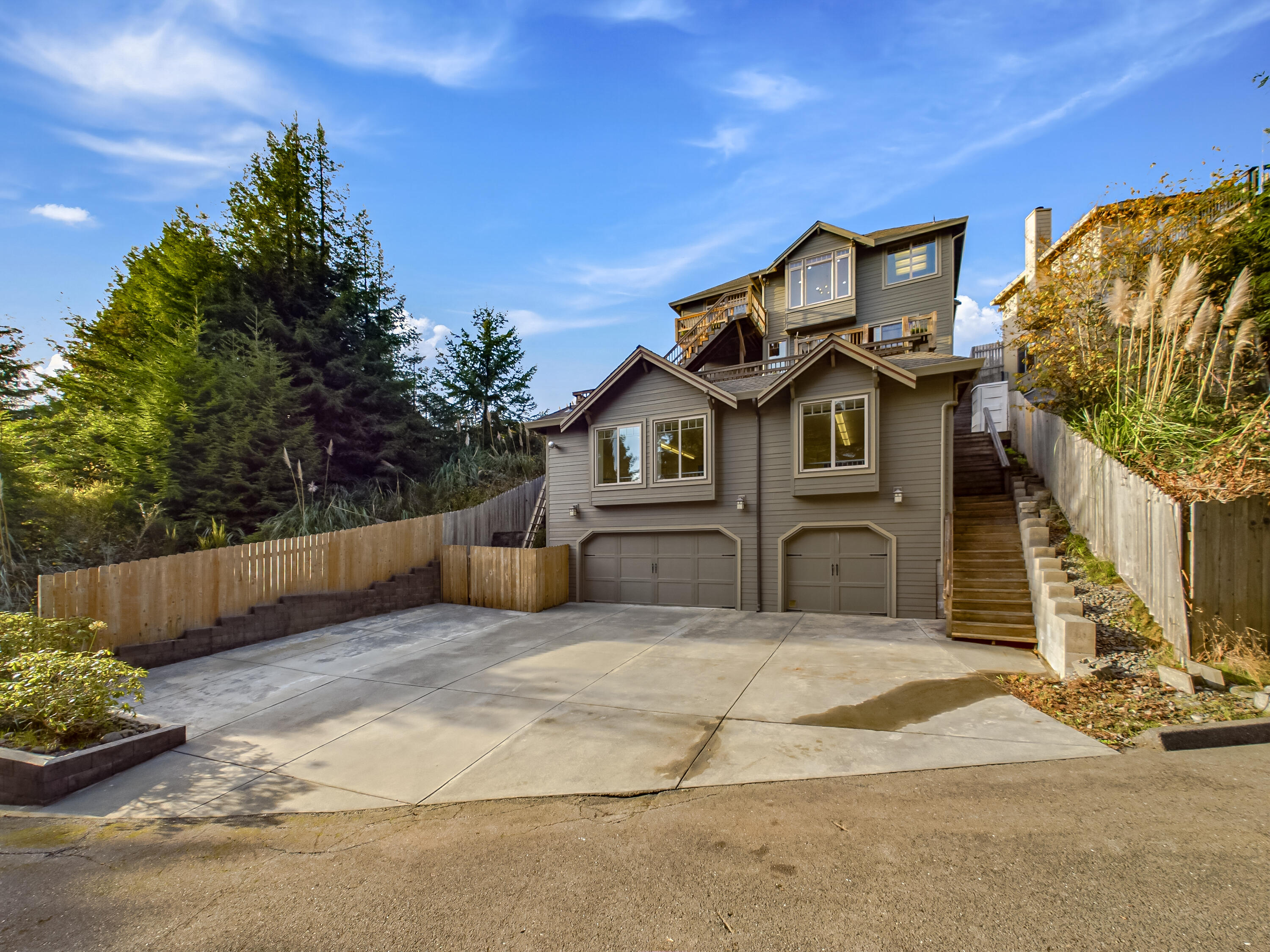 2221 Briarwood Circle