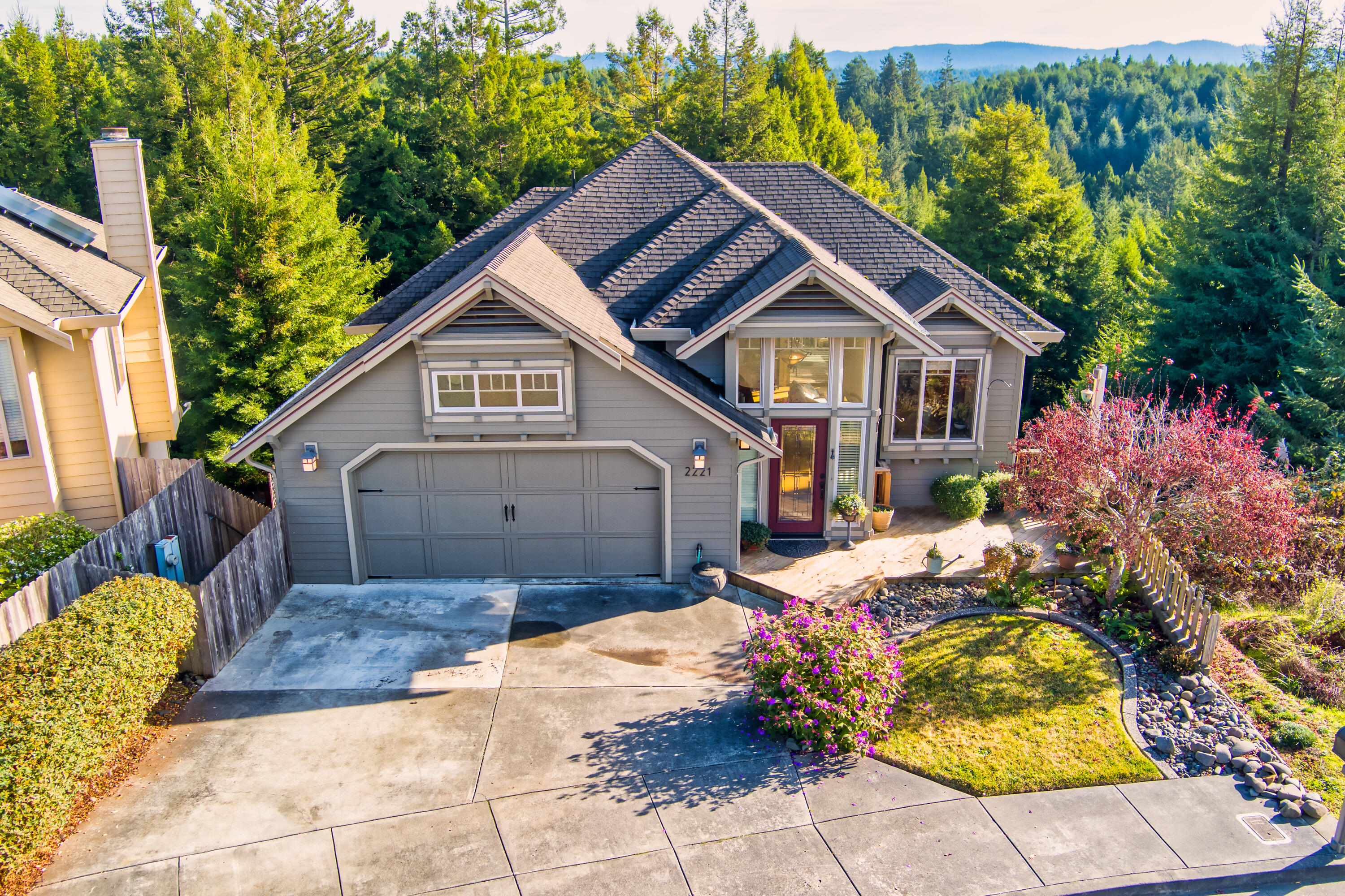 2221 Briarwood Circle