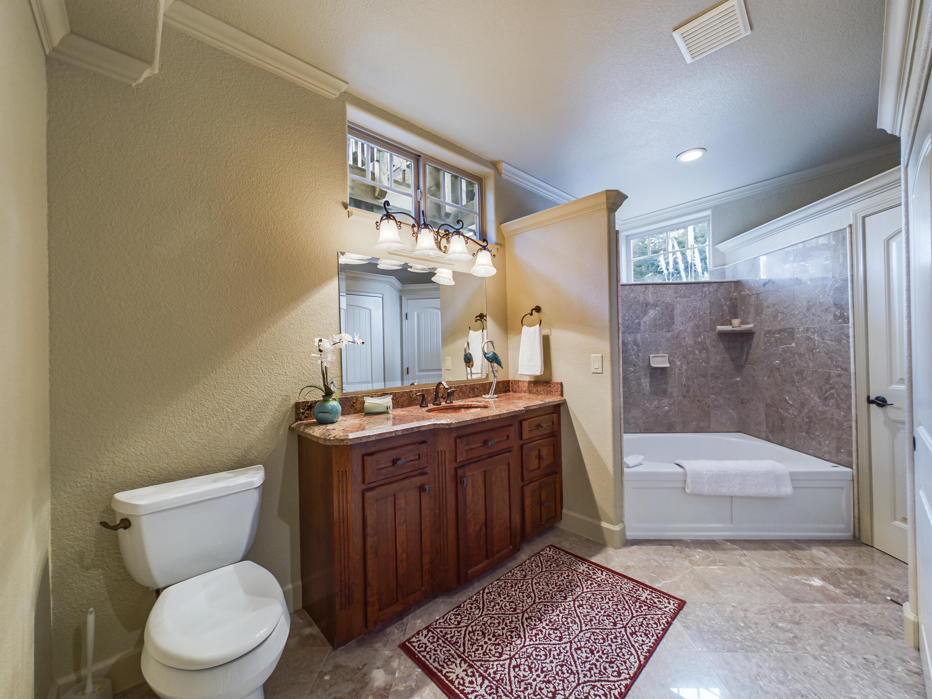 2221 Briarwood Circle