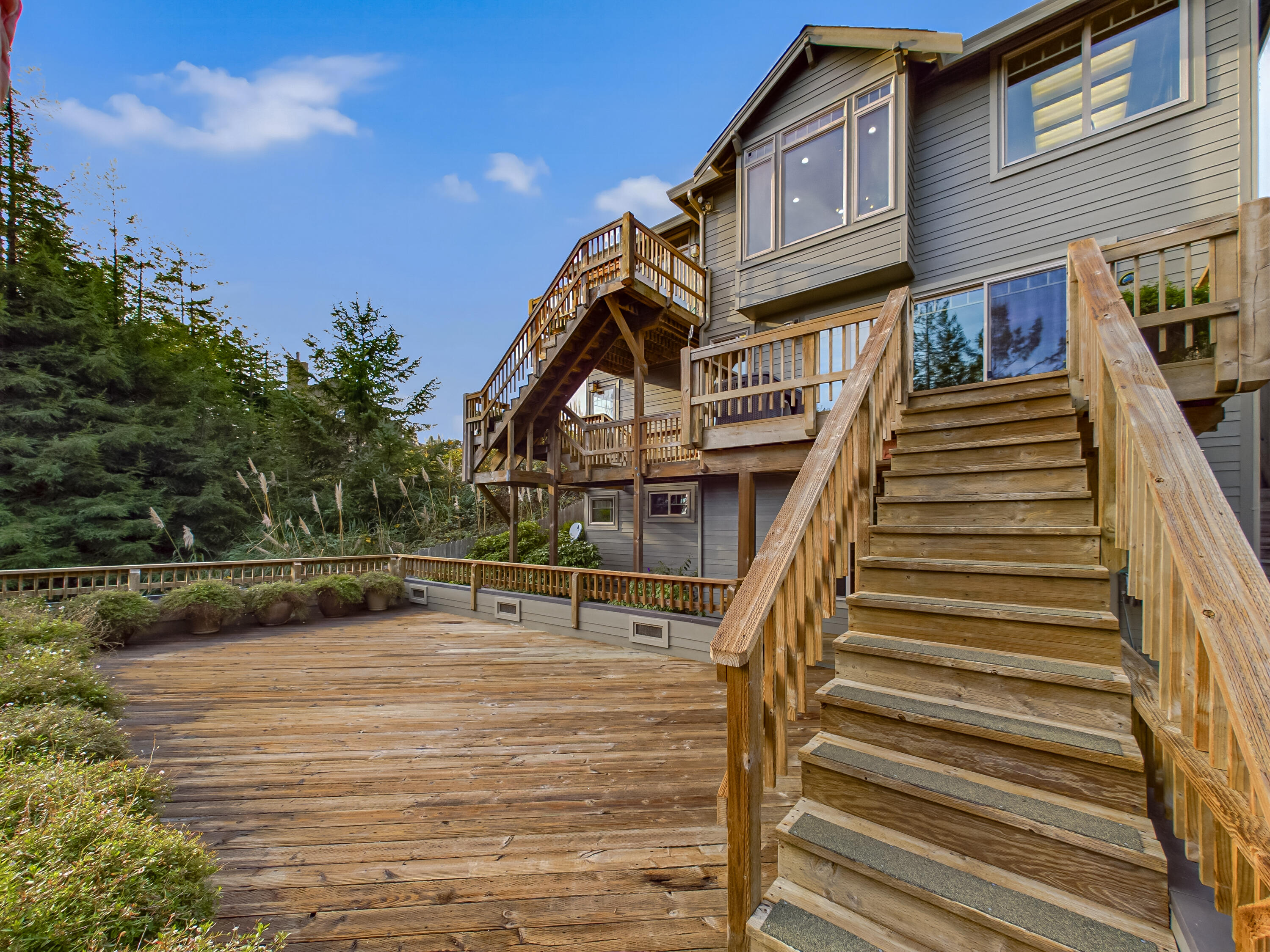 2221 Briarwood Circle