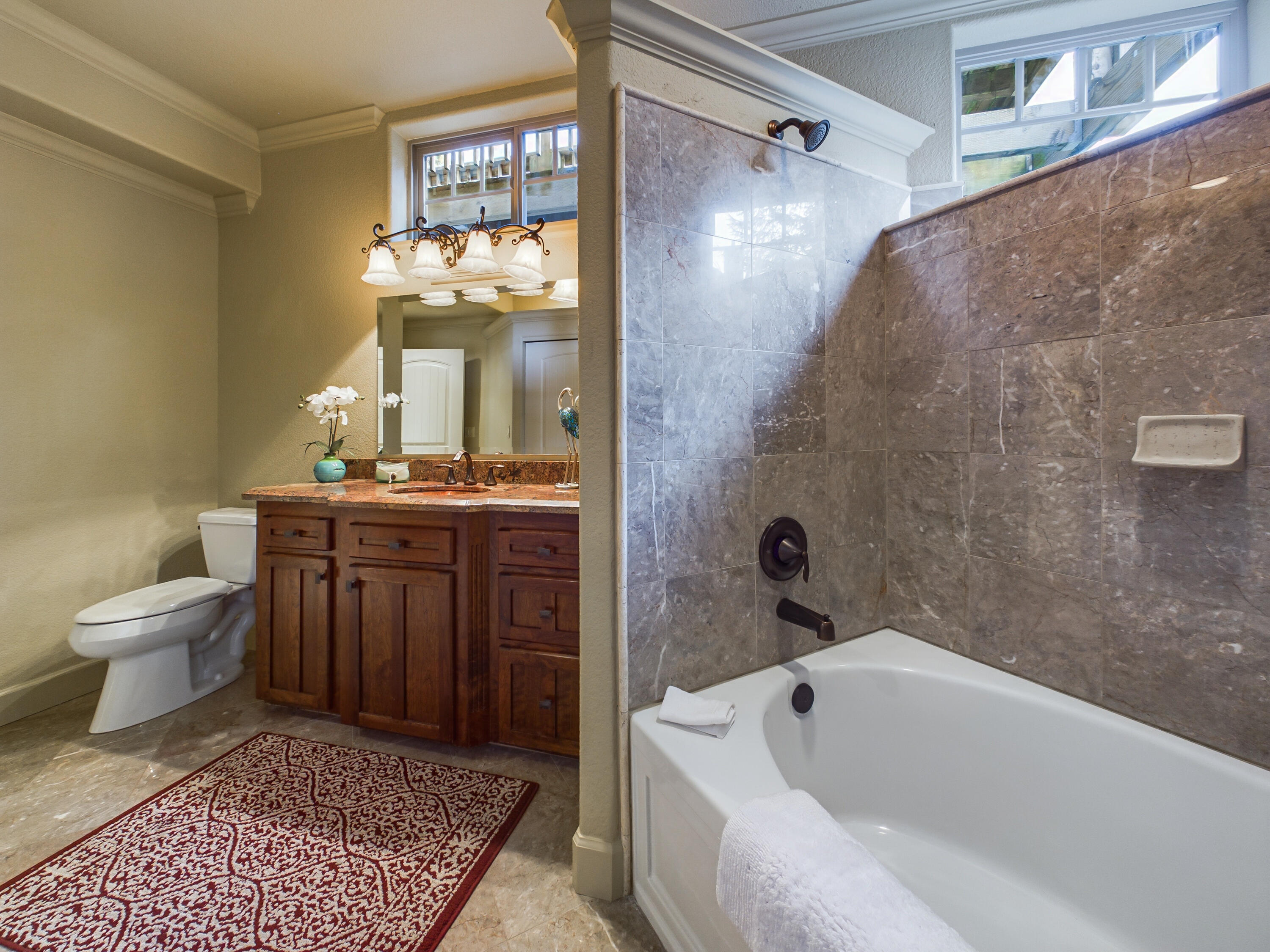 2221 Briarwood Circle