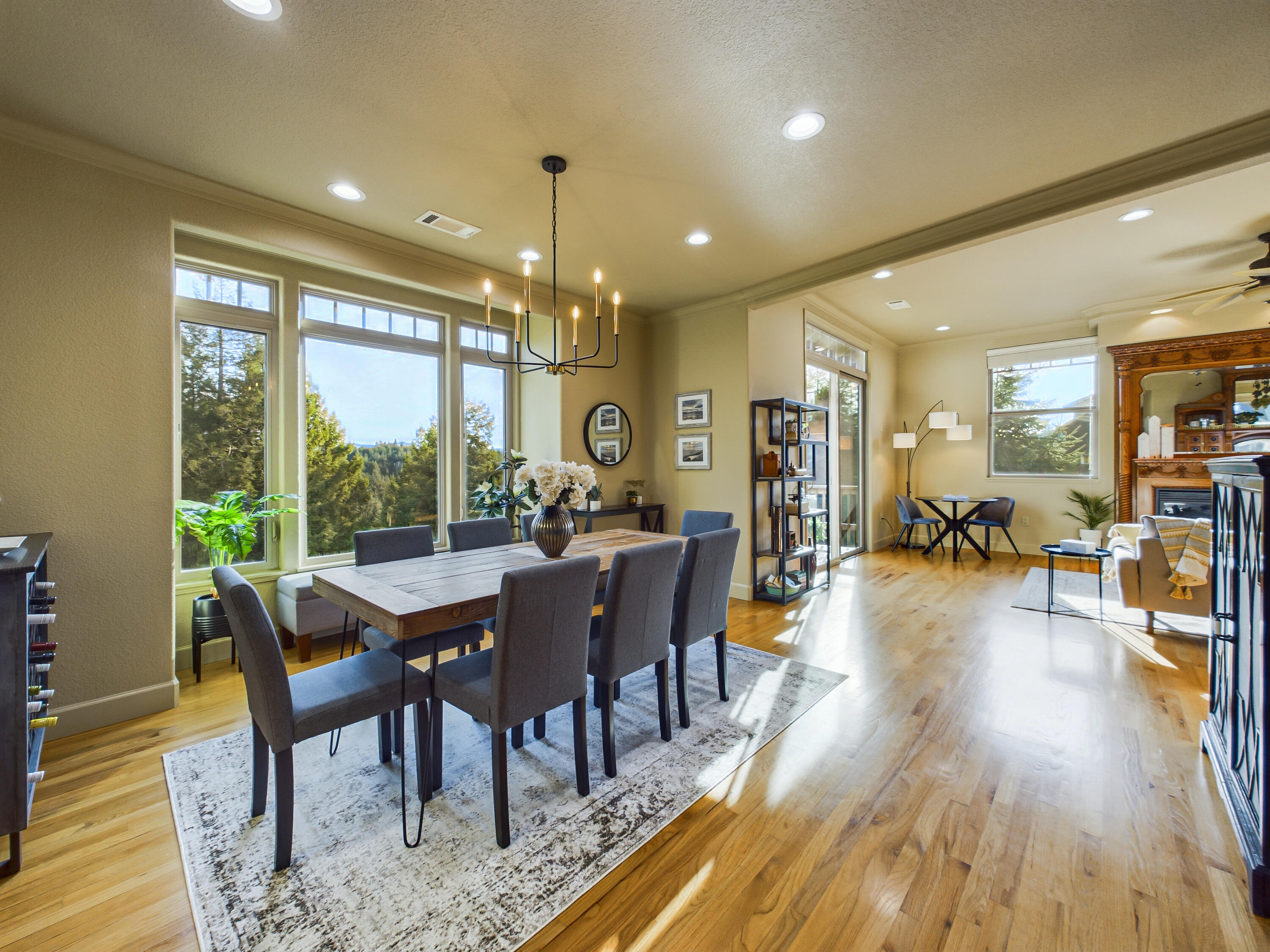 2221 Briarwood Circle
