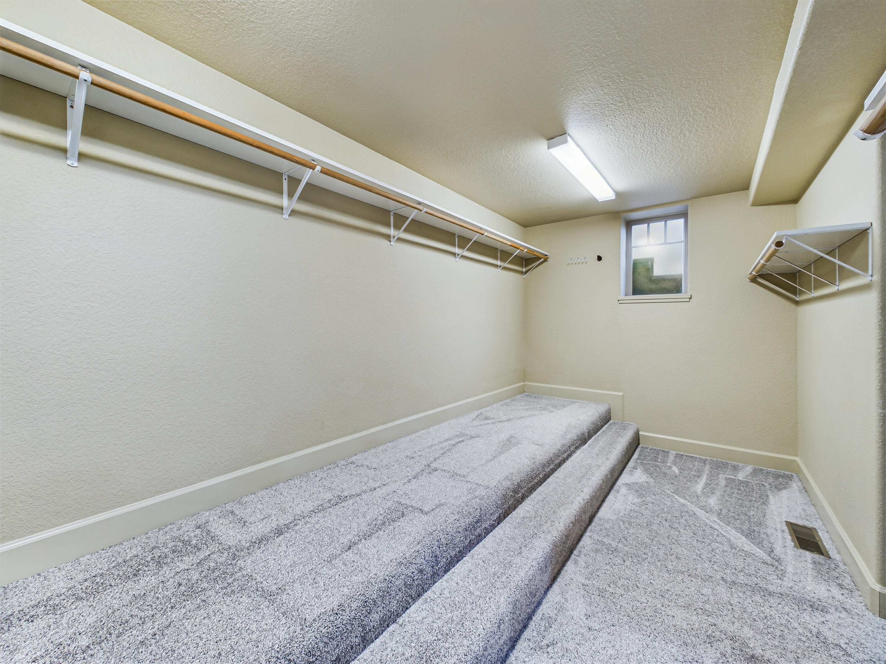 2221 Briarwood Circle