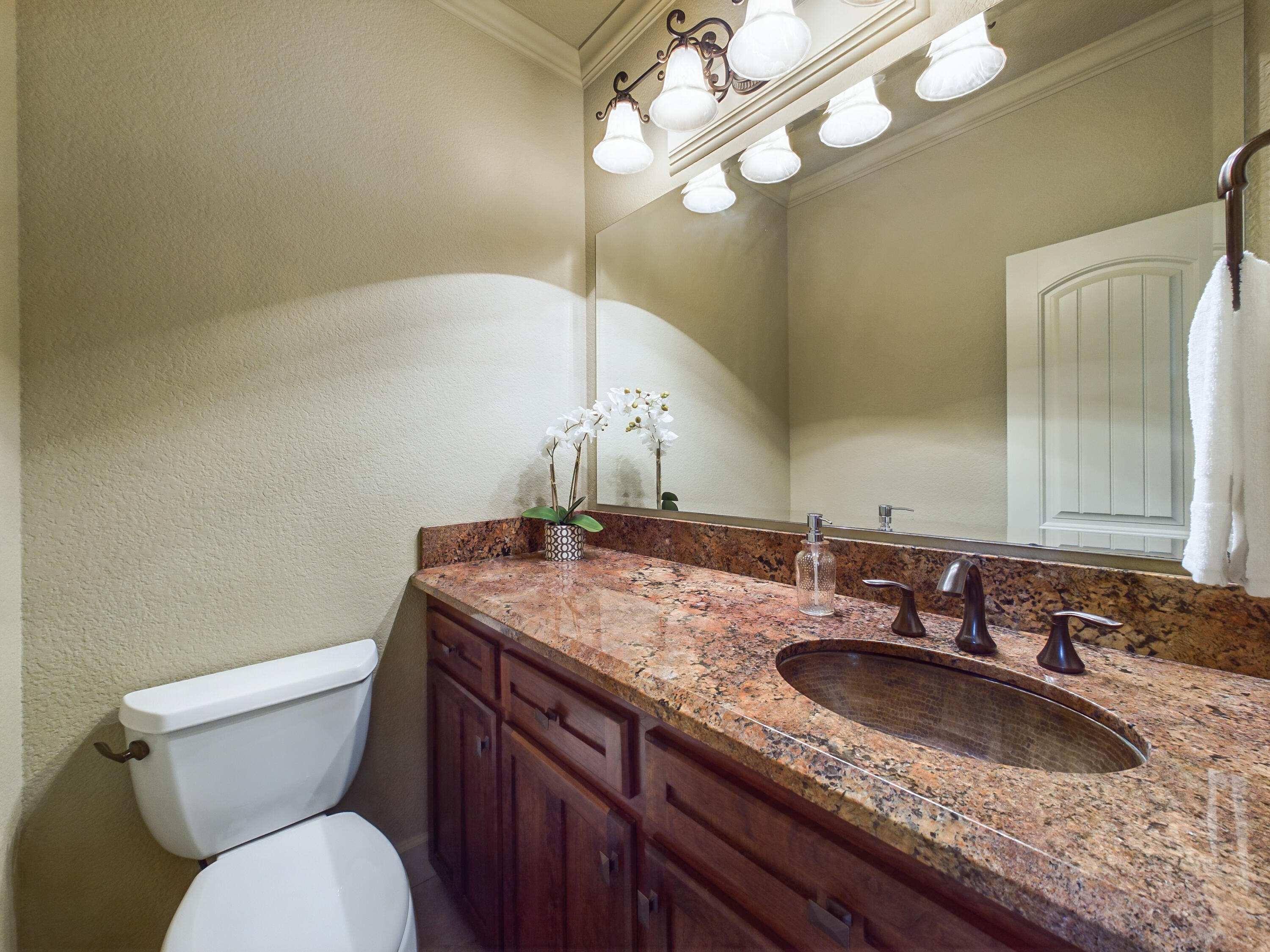 2221 Briarwood Circle