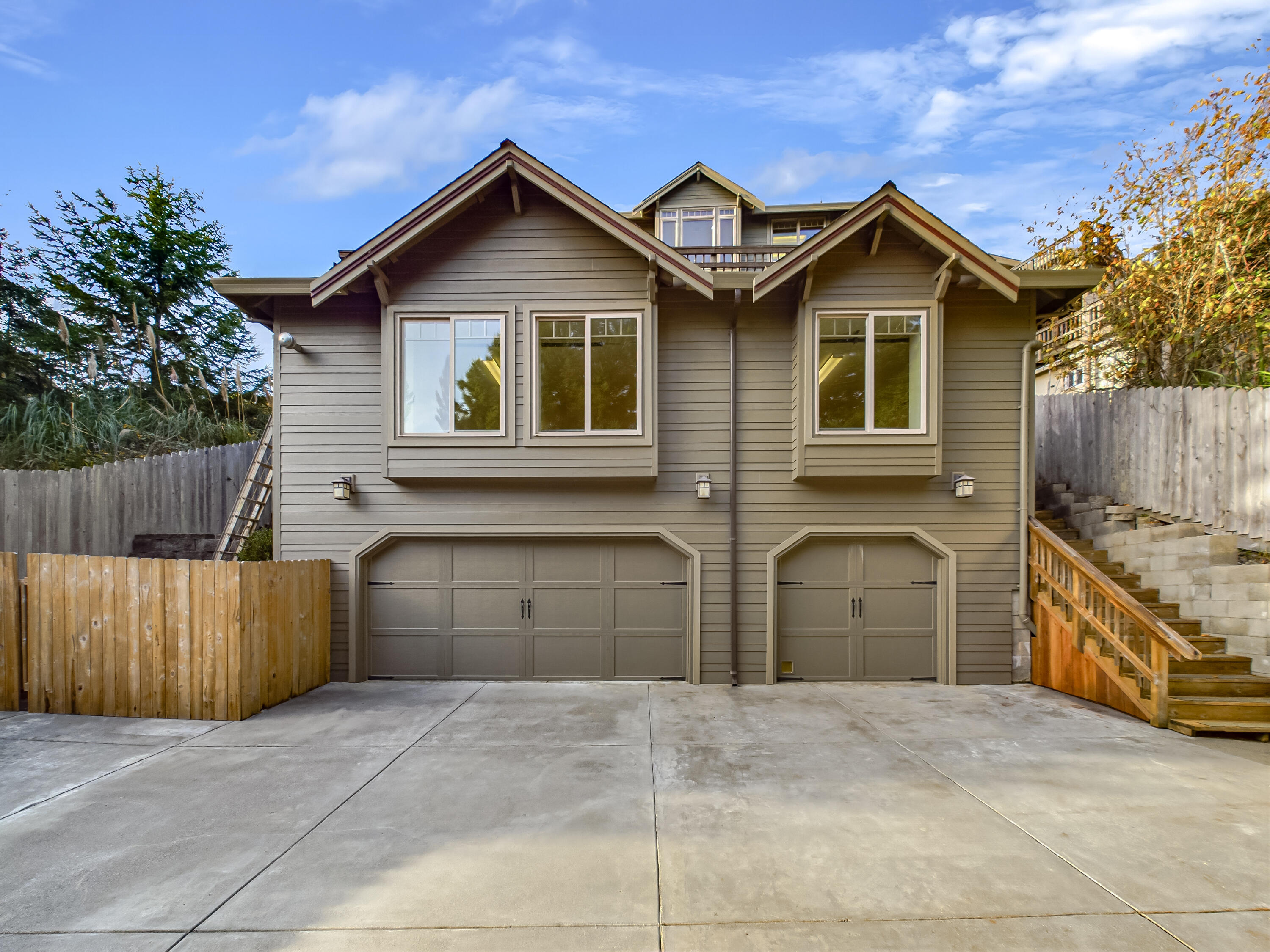 2221 Briarwood Circle