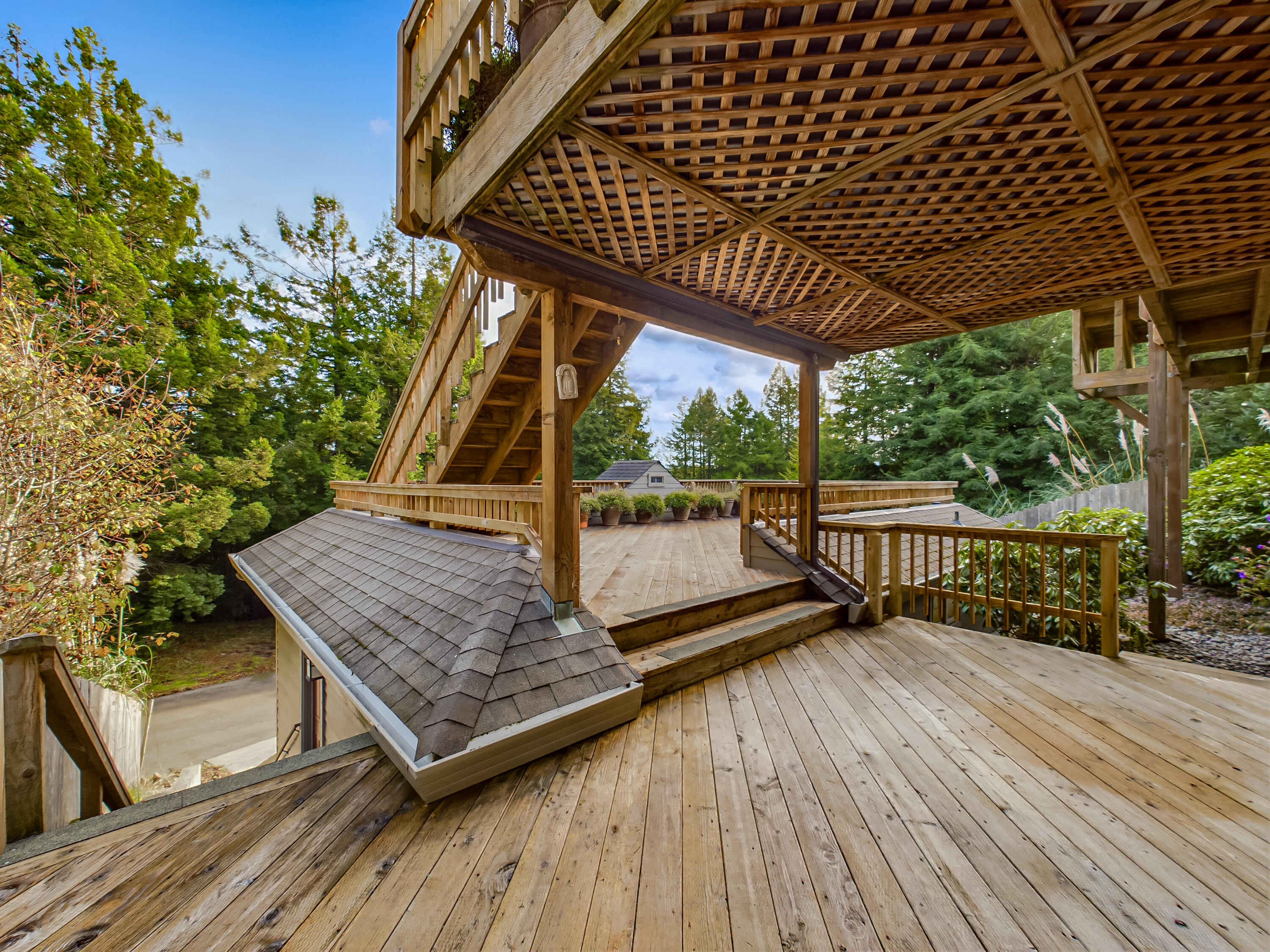 2221 Briarwood Circle