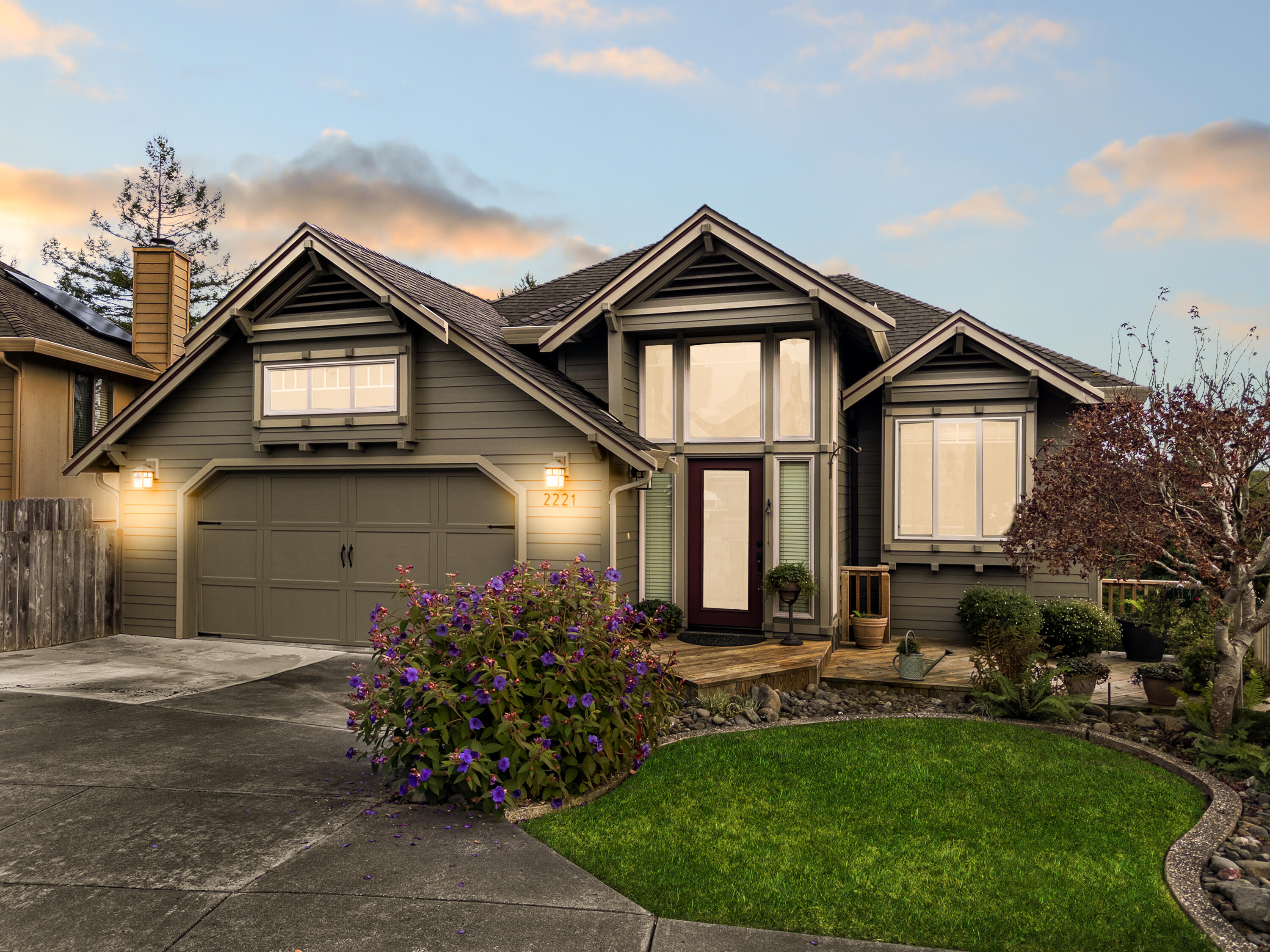2221 Briarwood Circle