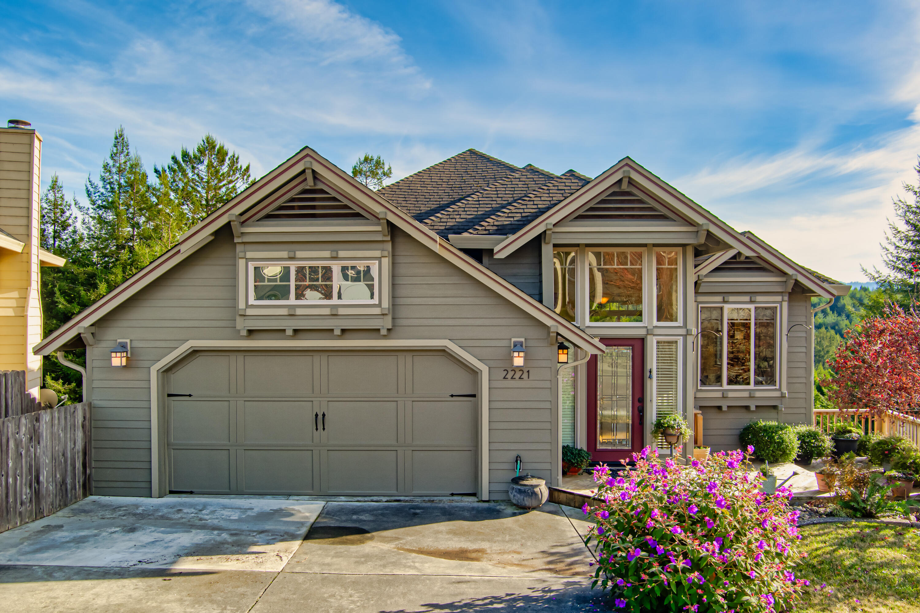 2221 Briarwood Circle