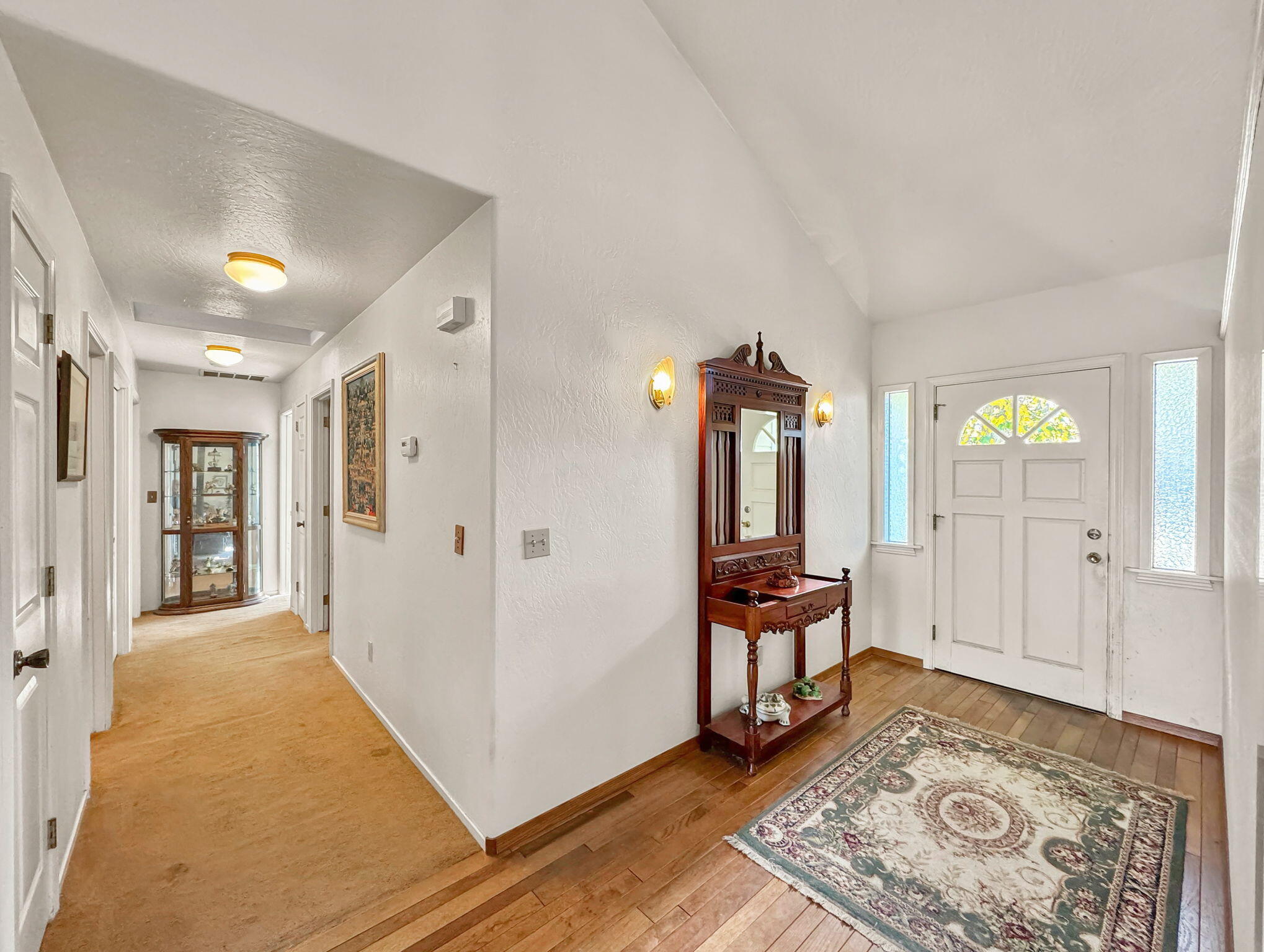 2105 Meadowood Lane