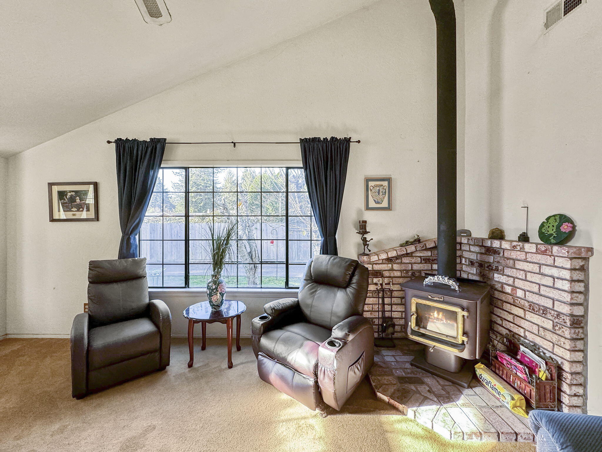 2105 Meadowood Lane