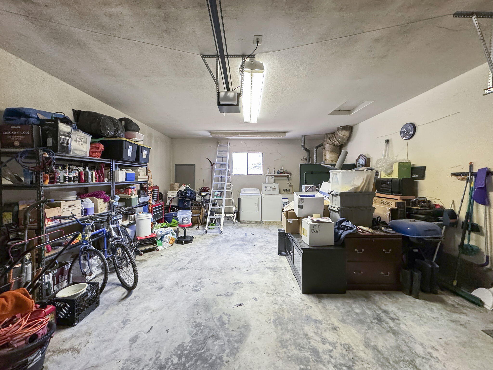 2105 Meadowood Lane
