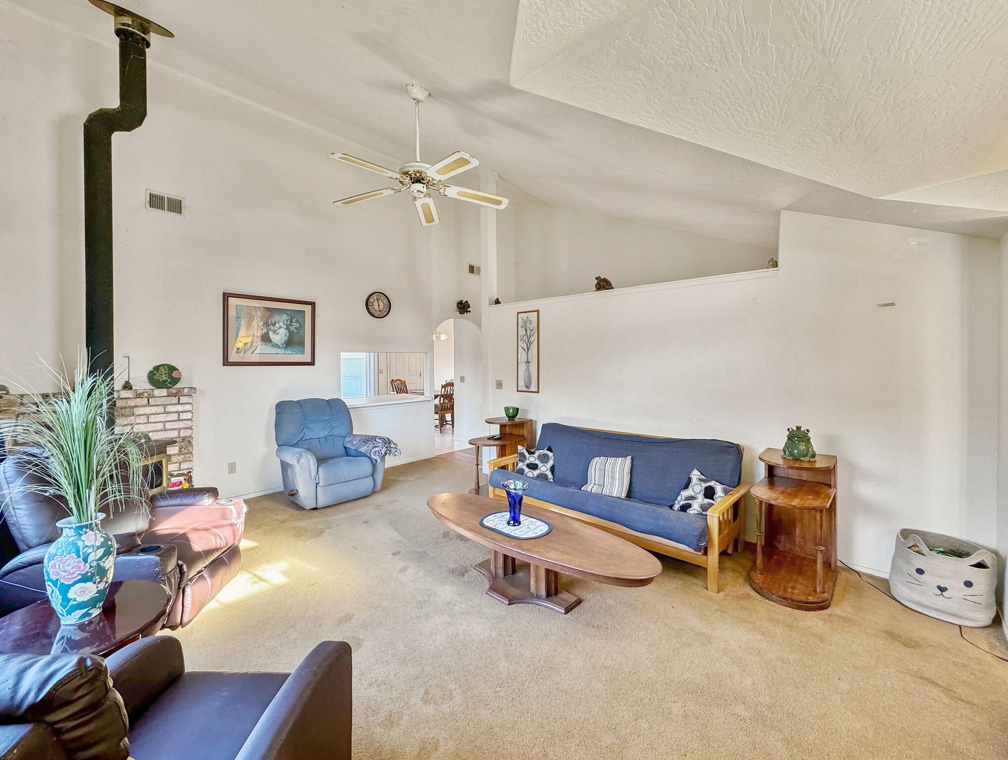 2105 Meadowood Lane