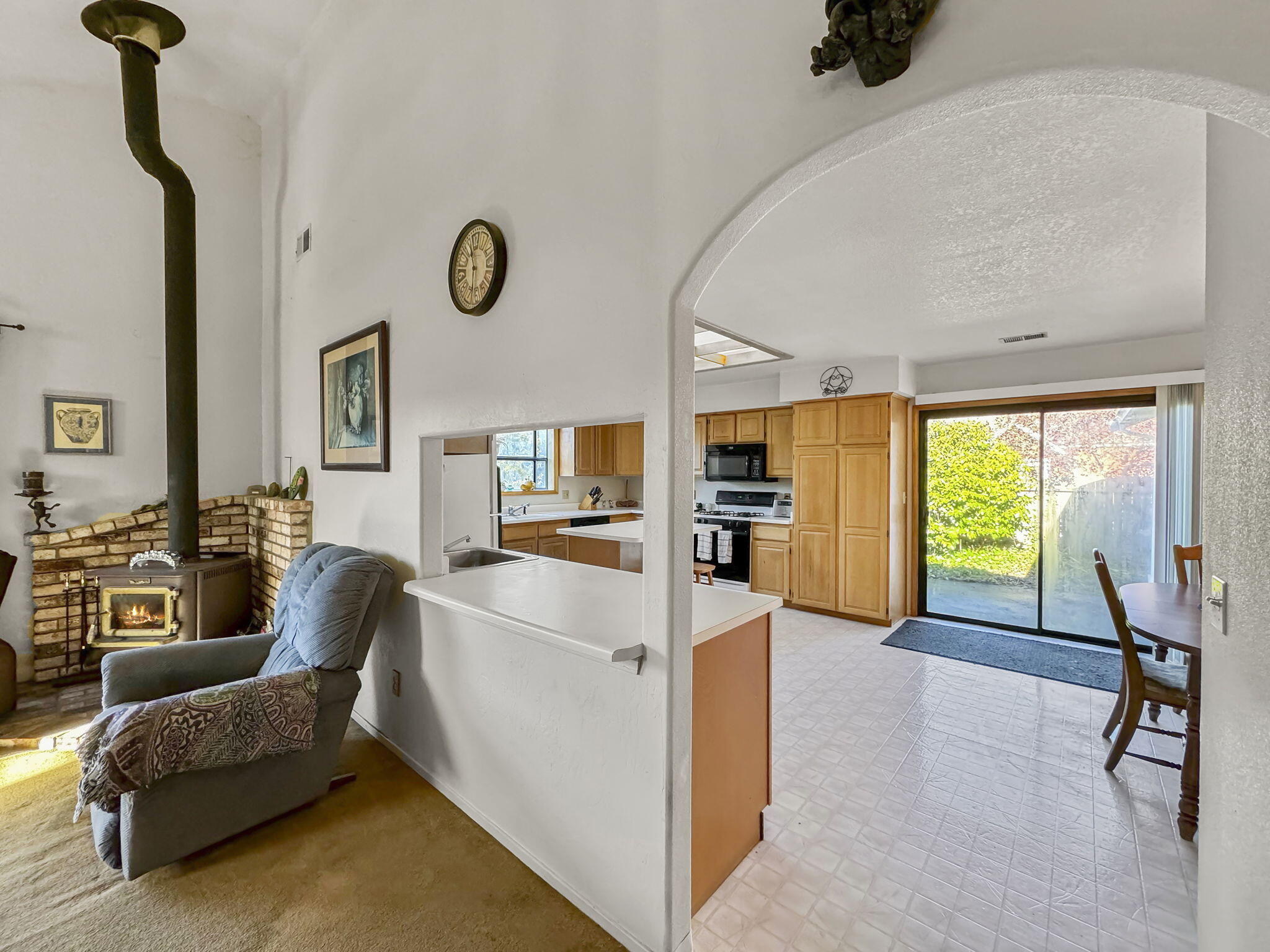 2105 Meadowood Lane