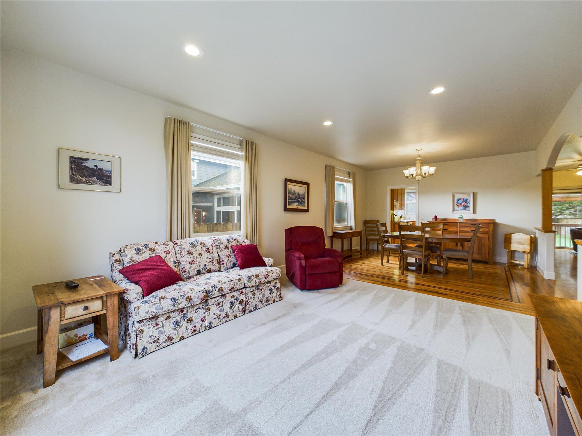 1700 Camellia Drive, McKinleyville