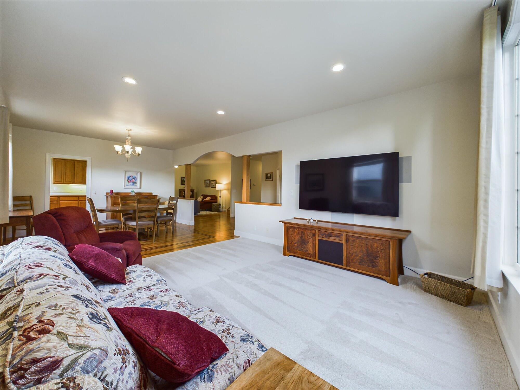 1700 Camellia Drive, McKinleyville